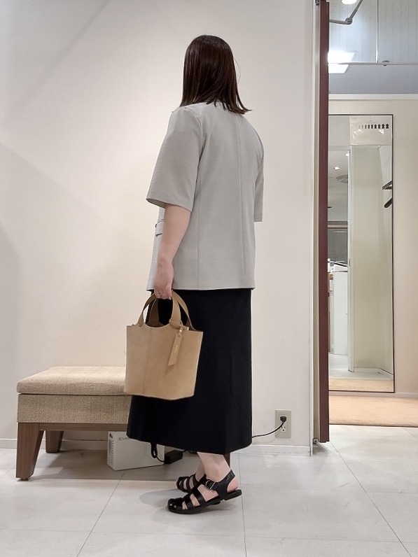 YUIさんの「UNTITLED｜【シワになりにくい/セットアップ可/接触冷感】ハーフスリーブジャケット」を使ったコーディネート