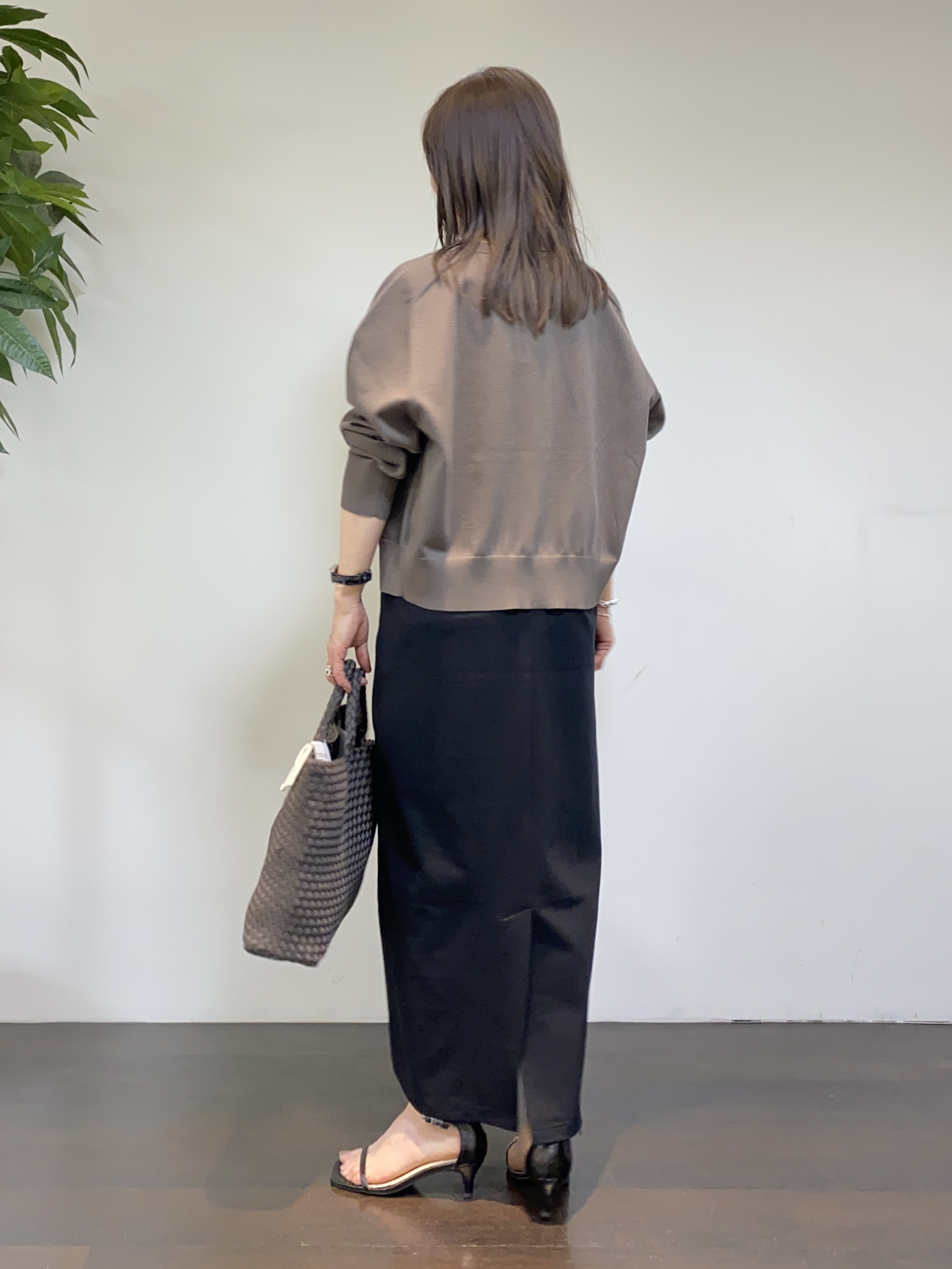 tomoさんの「UNTITLED｜【アンサンブル可/日除け・冷房対策】シアーレーヨンZIPカーディガン」を使ったコーディネート