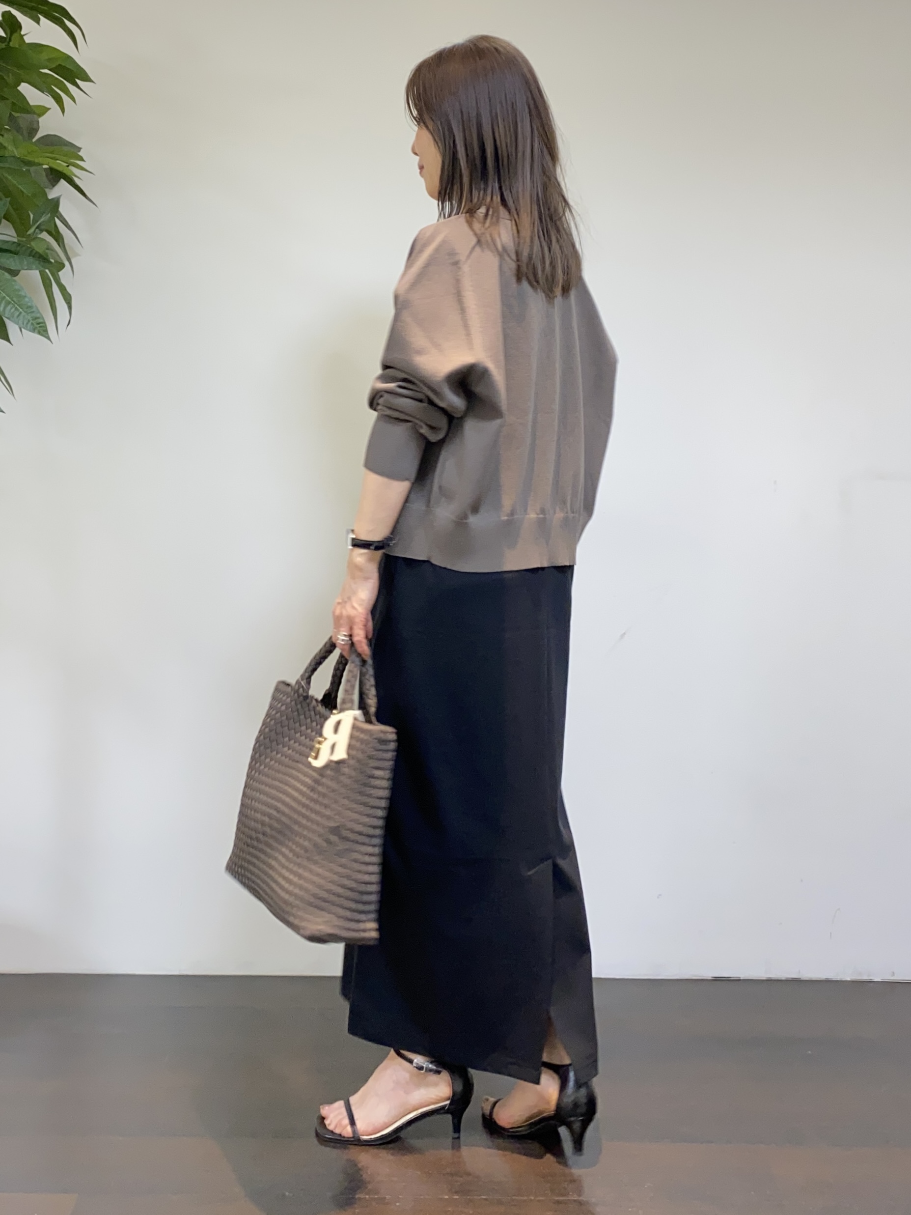 tomoさんの「UNTITLED｜【アンサンブル可/日除け・冷房対策】シアーレーヨンZIPカーディガン」を使ったコーディネート