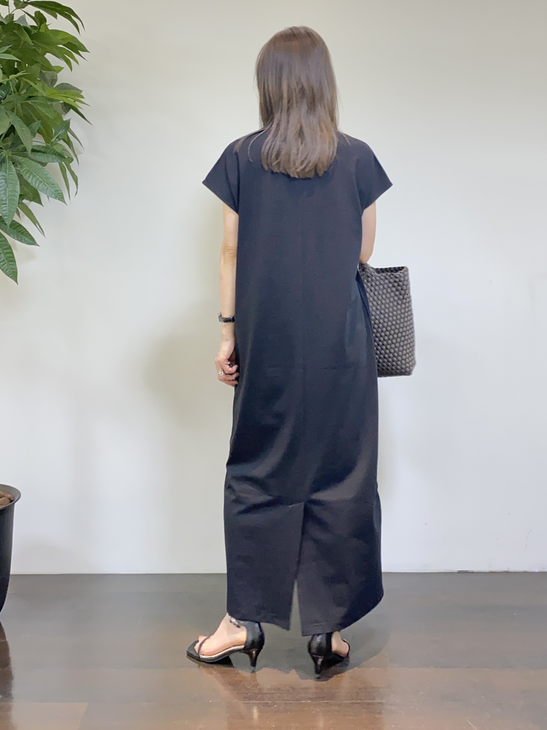tomoさんの「UNTITLED｜【アンサンブル可/日除け・冷房対策】シアーレーヨンZIPカーディガン」を使ったコーディネート