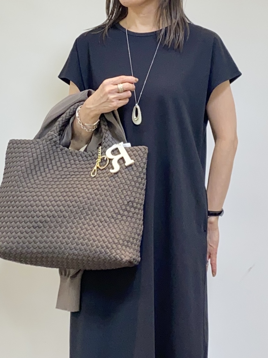 tomoさんの「UNTITLED｜【アンサンブル可/日除け・冷房対策】シアーレーヨンZIPカーディガン」を使ったコーディネート