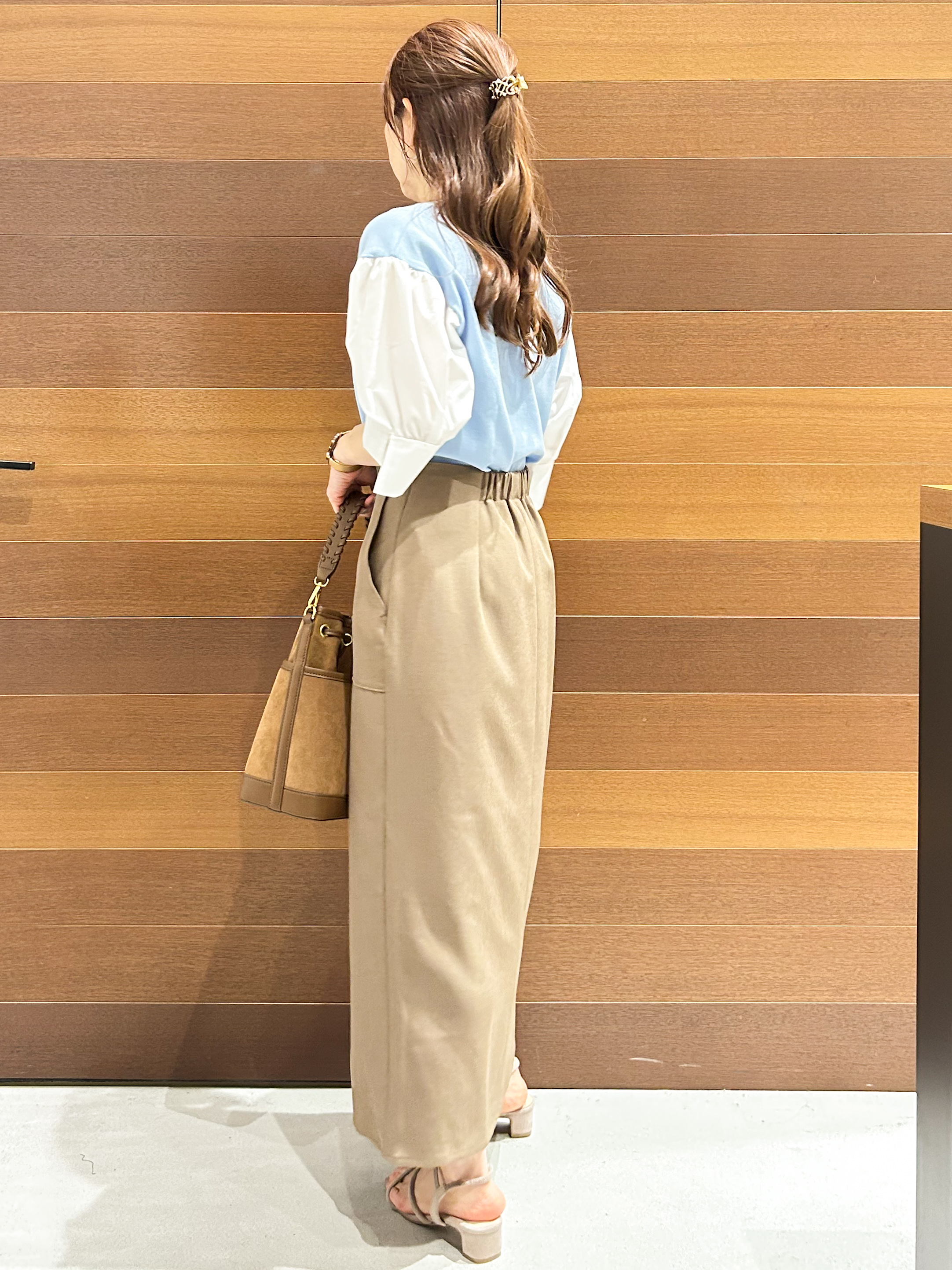 yumiさんの「OPAQUE.CLIP｜ボリュームスリーブドッキングニット」を使ったコーディネート