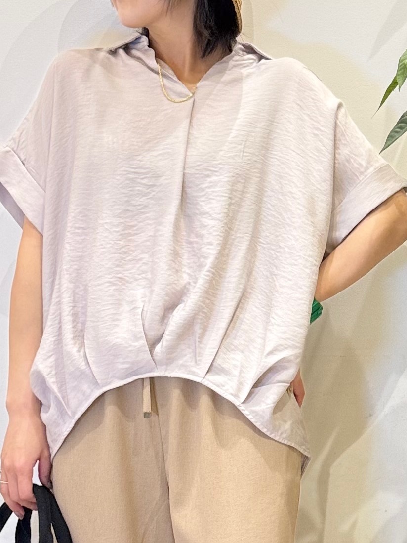 misakiさんの「SHOO･LA･RUE｜【S-LL/洗濯機可】インせず着られる 裾タック スキッパーシャツ」を使ったコーディネート