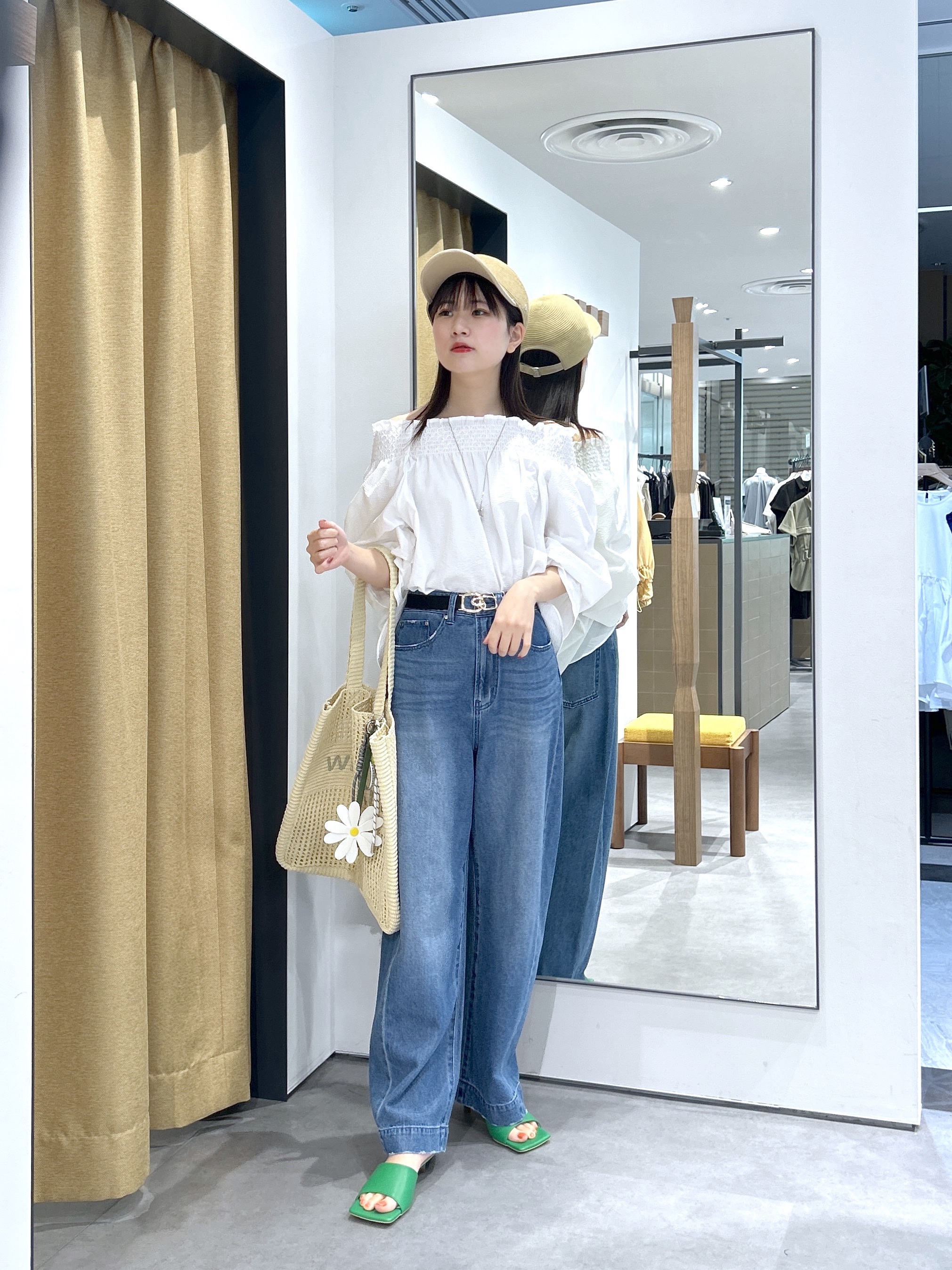 Renoさんの「INDIVI｜サッカーオフショルブラウス【再入荷／2WAY】」を使ったコーディネート