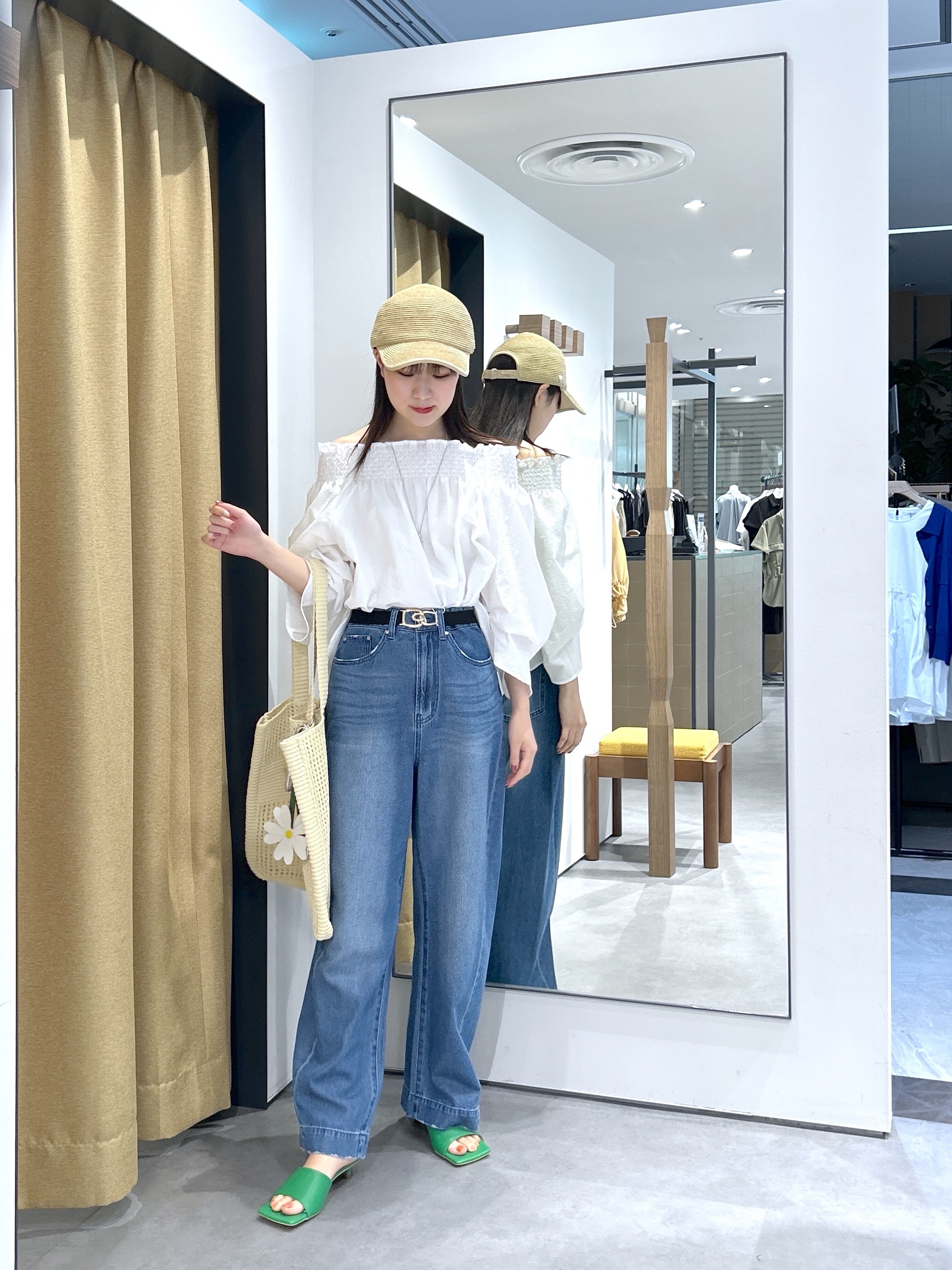 Renoさんの「INDIVI｜サッカーオフショルブラウス【再入荷／2WAY】」を使ったコーディネート