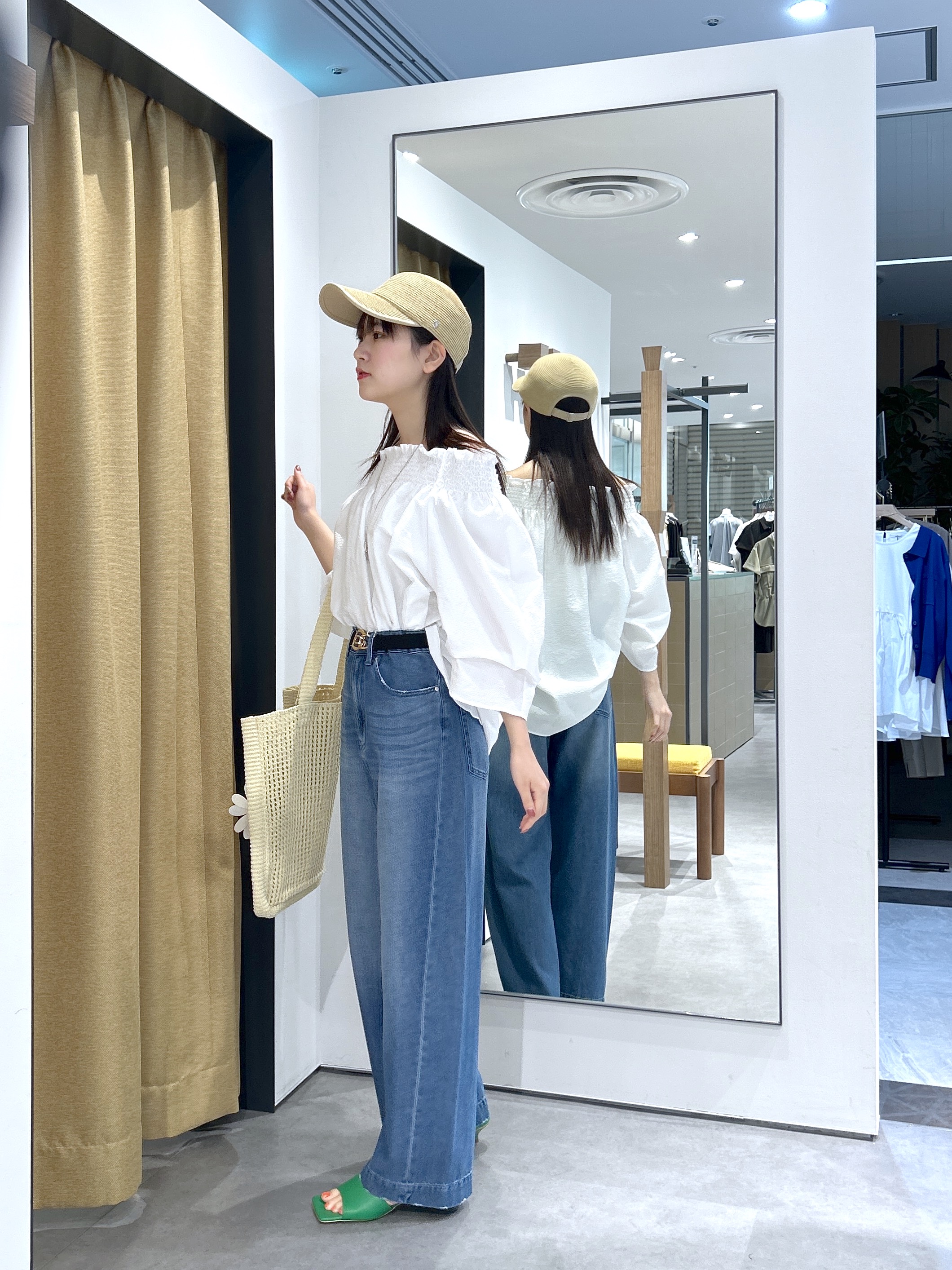 Renoさんの「INDIVI｜サッカーオフショルブラウス【再入荷／2WAY】」を使ったコーディネート