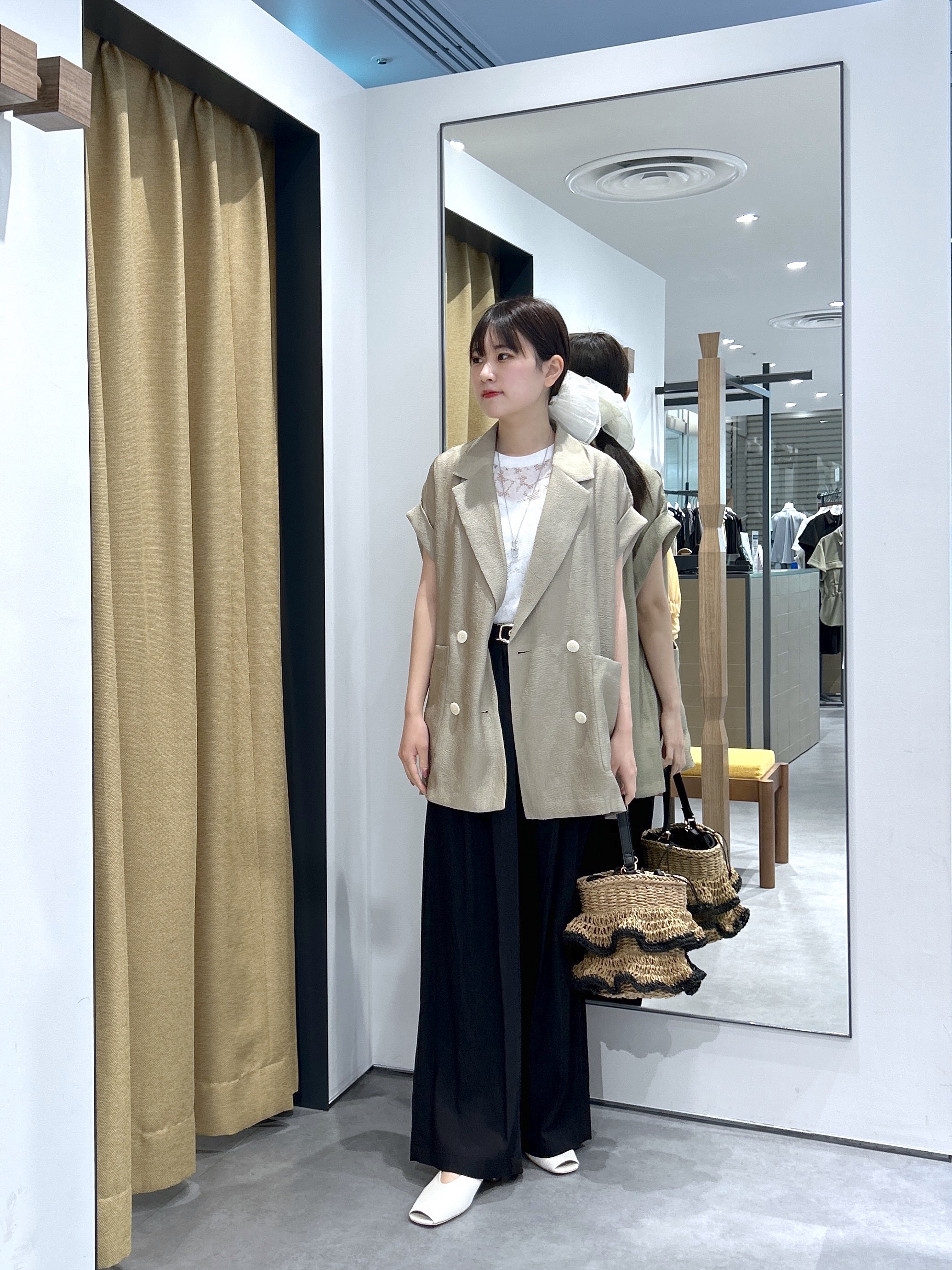 Renoさんの「INDIVI｜ワッシャーシアー半袖ダブルジャケット」を使ったコーディネート