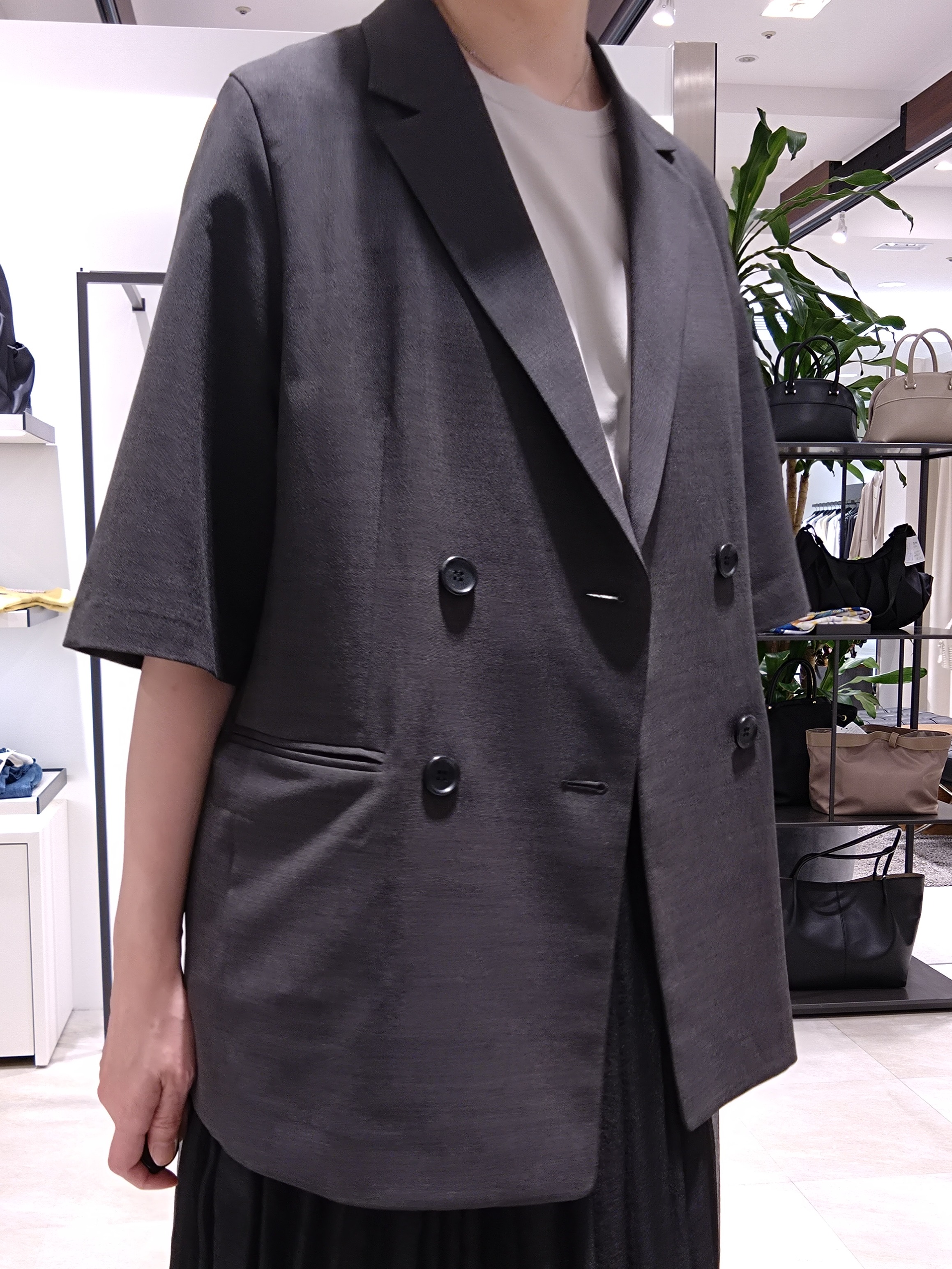 まちこさんの「UNTITLED｜【シワになりにくい/セットアップ可/接触冷感】ハーフスリーブジャケット」を使ったコーディネート