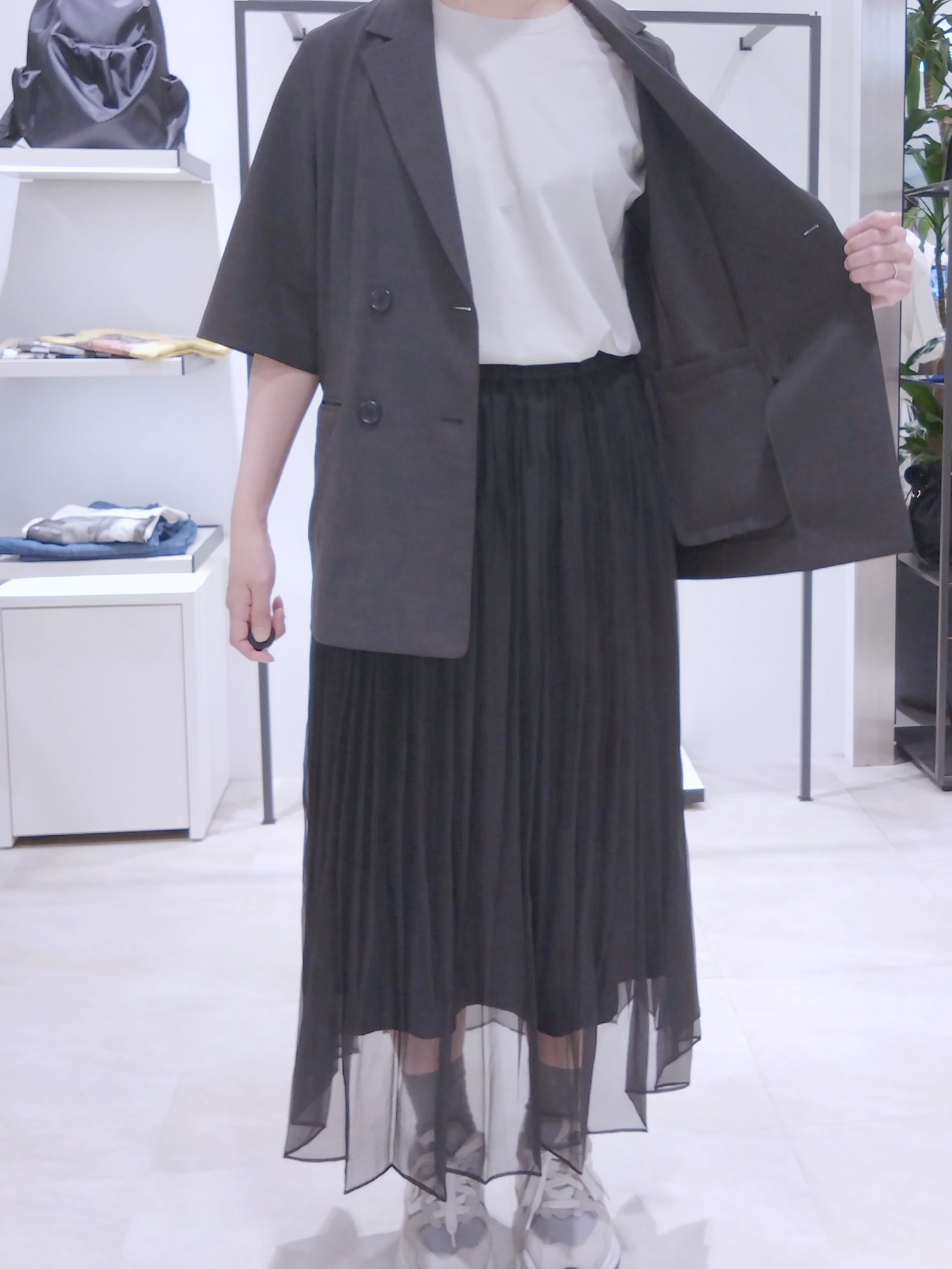 まちこさんの「UNTITLED｜【シワになりにくい/セットアップ可/接触冷感】ハーフスリーブジャケット」を使ったコーディネート