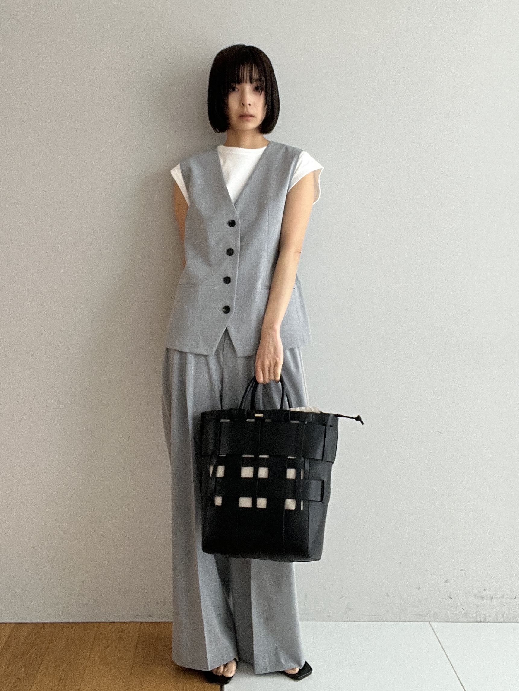 misaさんの「DRESSTERIOR｜【otonaMUSE5月号掲載】スキニーベルトサンダル」を使ったコーディネート
