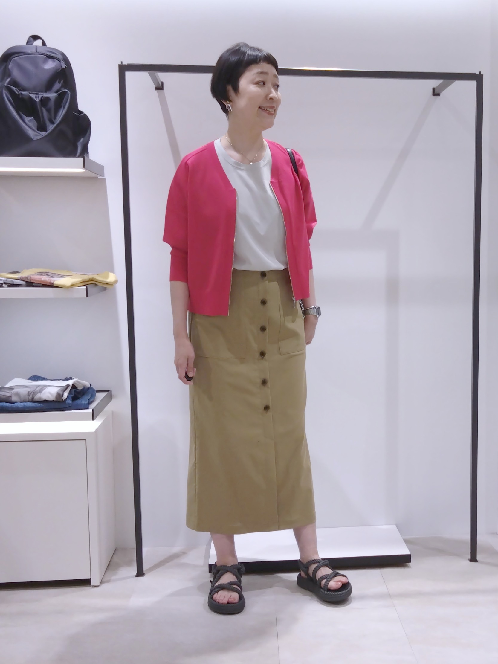 まちこさんの「UNTITLED｜【アンサンブル可/日除け・冷房対策】シアーレーヨンZIPカーディガン」を使ったコーディネート