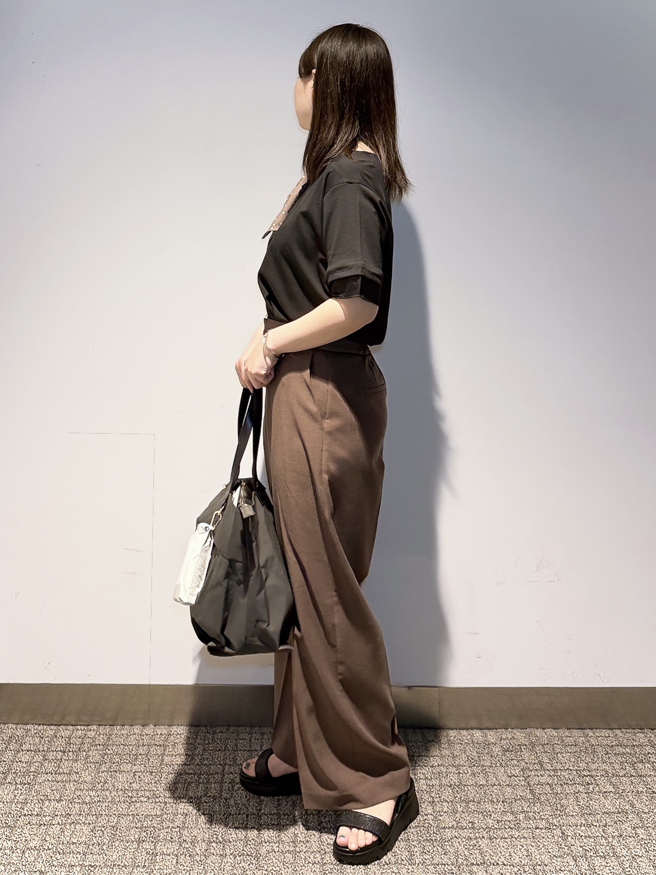 みーさんの「grove｜【二の腕カバー/UVカット】袖口シアースクエアネックTシャツ」を使ったコーディネート