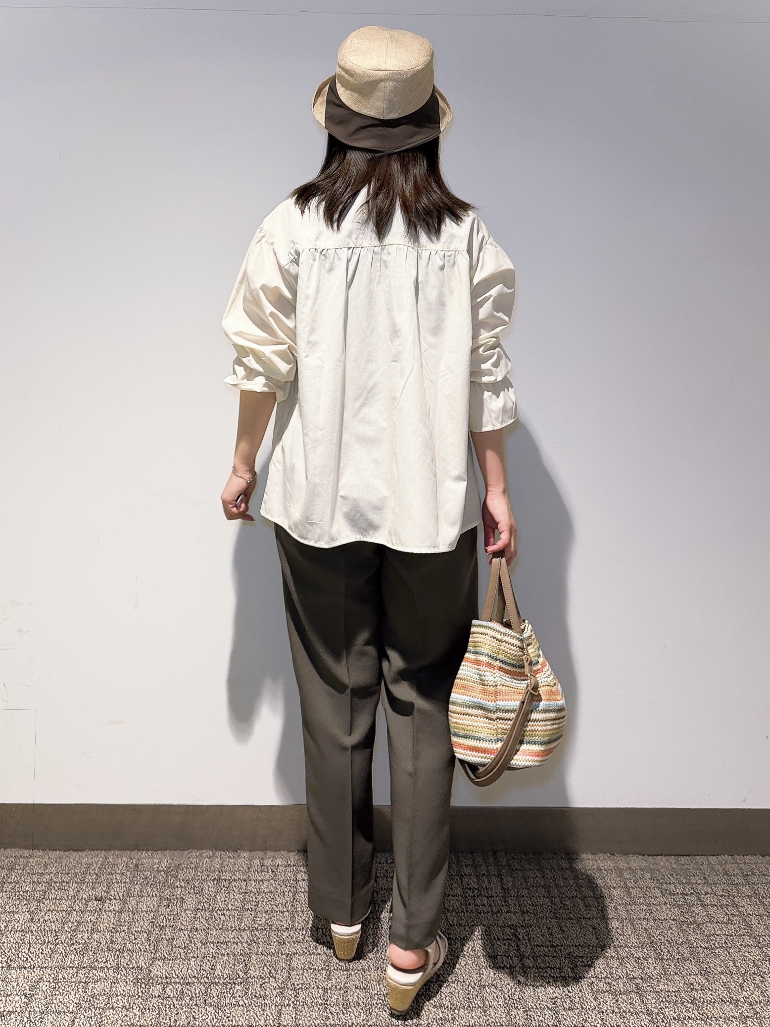 みーさんの「grove｜【イージーケア】麻混スタンドギャザーシャツ」を使ったコーディネート