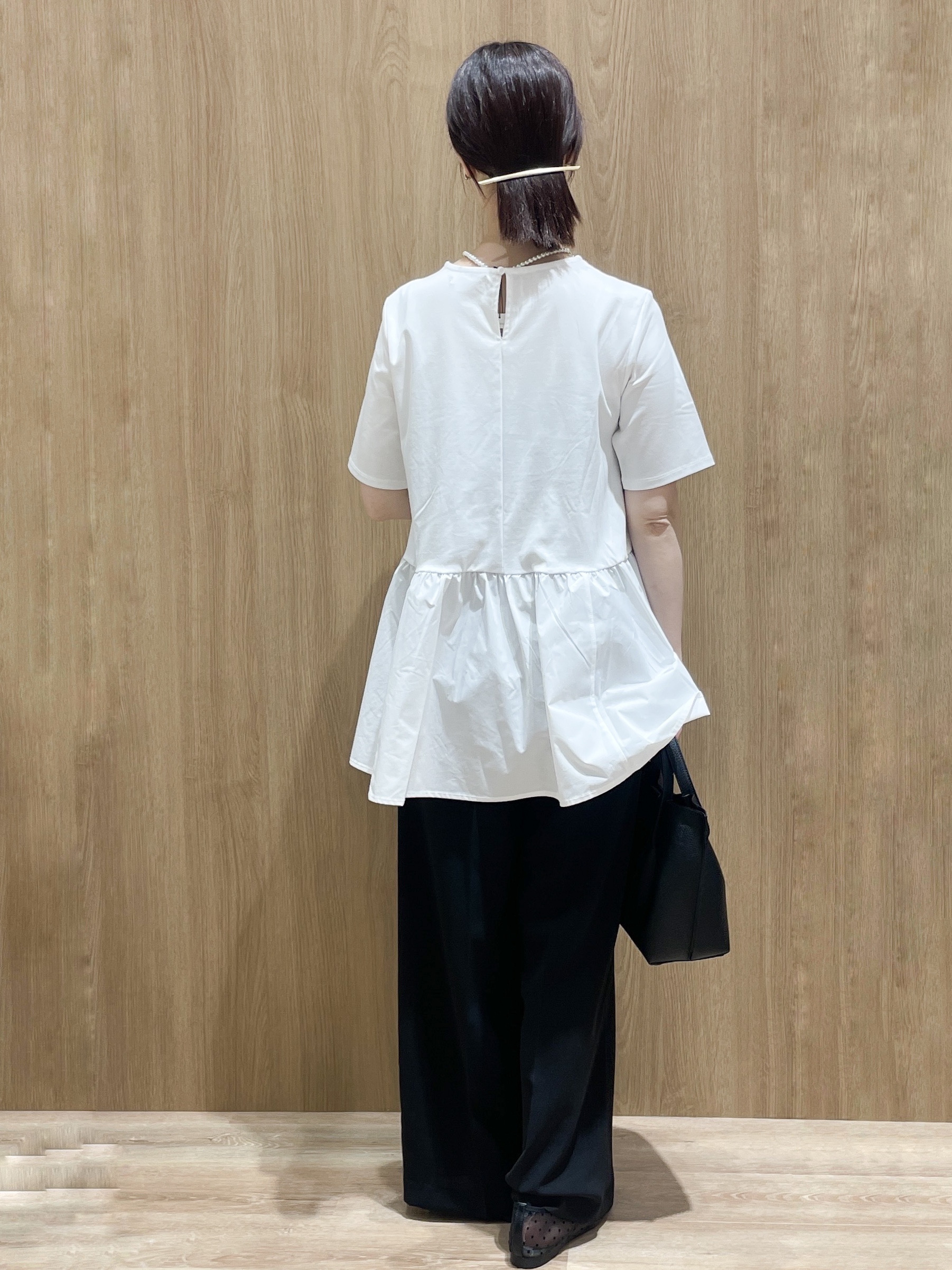 tomokoさんの「OPAQUE.CLIP｜ペプラムドッキングカットソー【洗濯機OK】」を使ったコーディネート