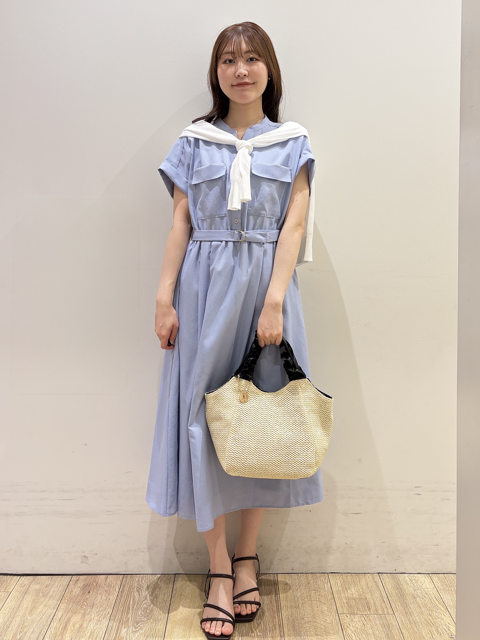 MOMOさんの「index｜【接触冷感】ビジューボタンカーディガン《抗ピリング／洗濯機OK》」を使ったコーディネート