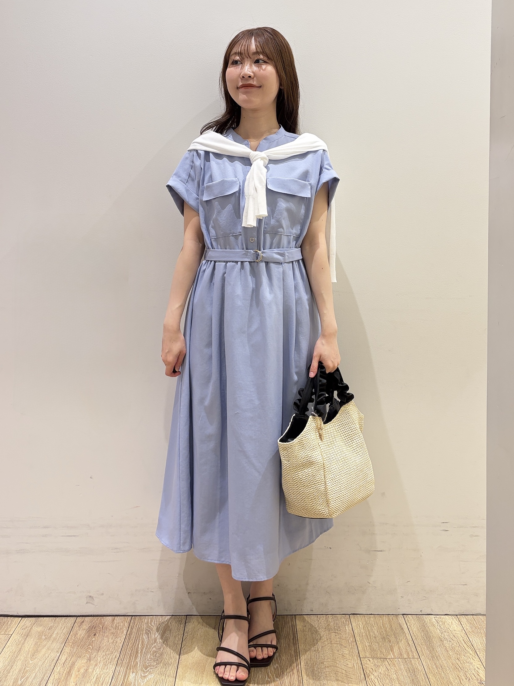 MOMOさんの「index｜【接触冷感】ビジューボタンカーディガン《抗ピリング／洗濯機OK》」を使ったコーディネート