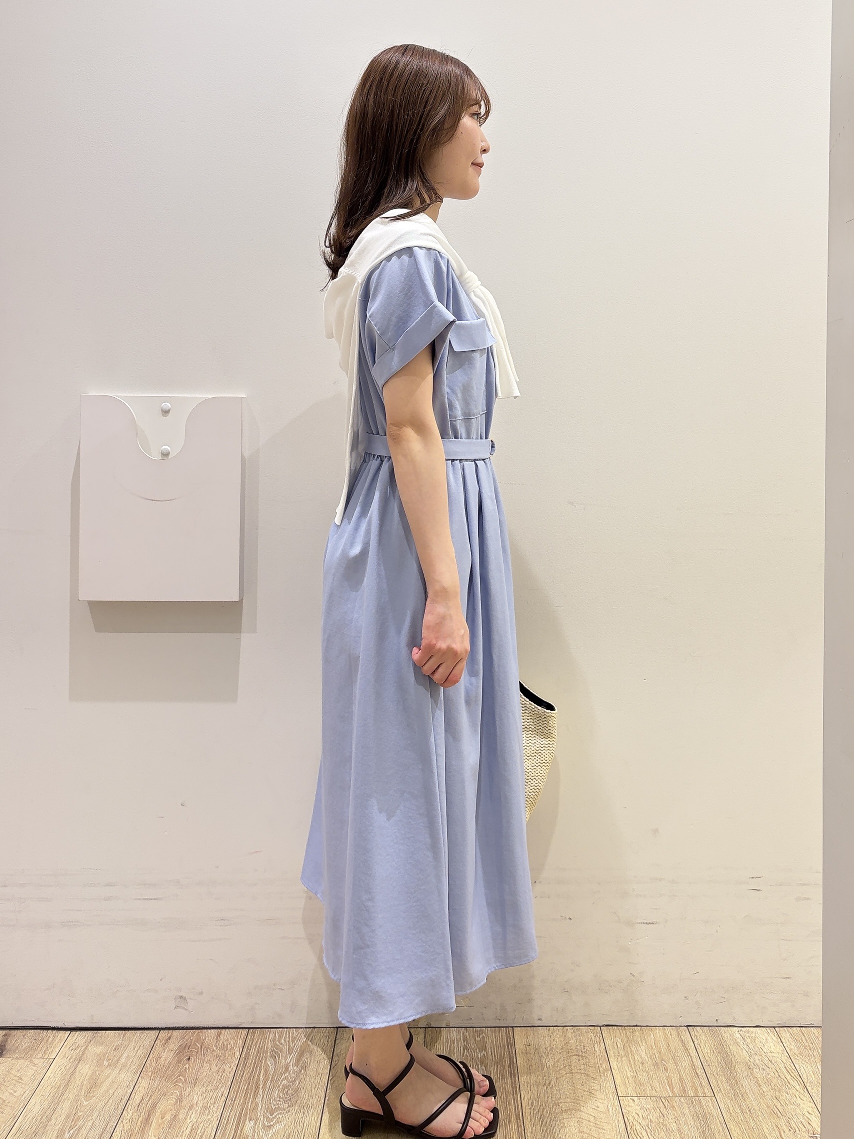 MOMOさんの「index｜【接触冷感】ビジューボタンカーディガン《抗ピリング／洗濯機OK》」を使ったコーディネート