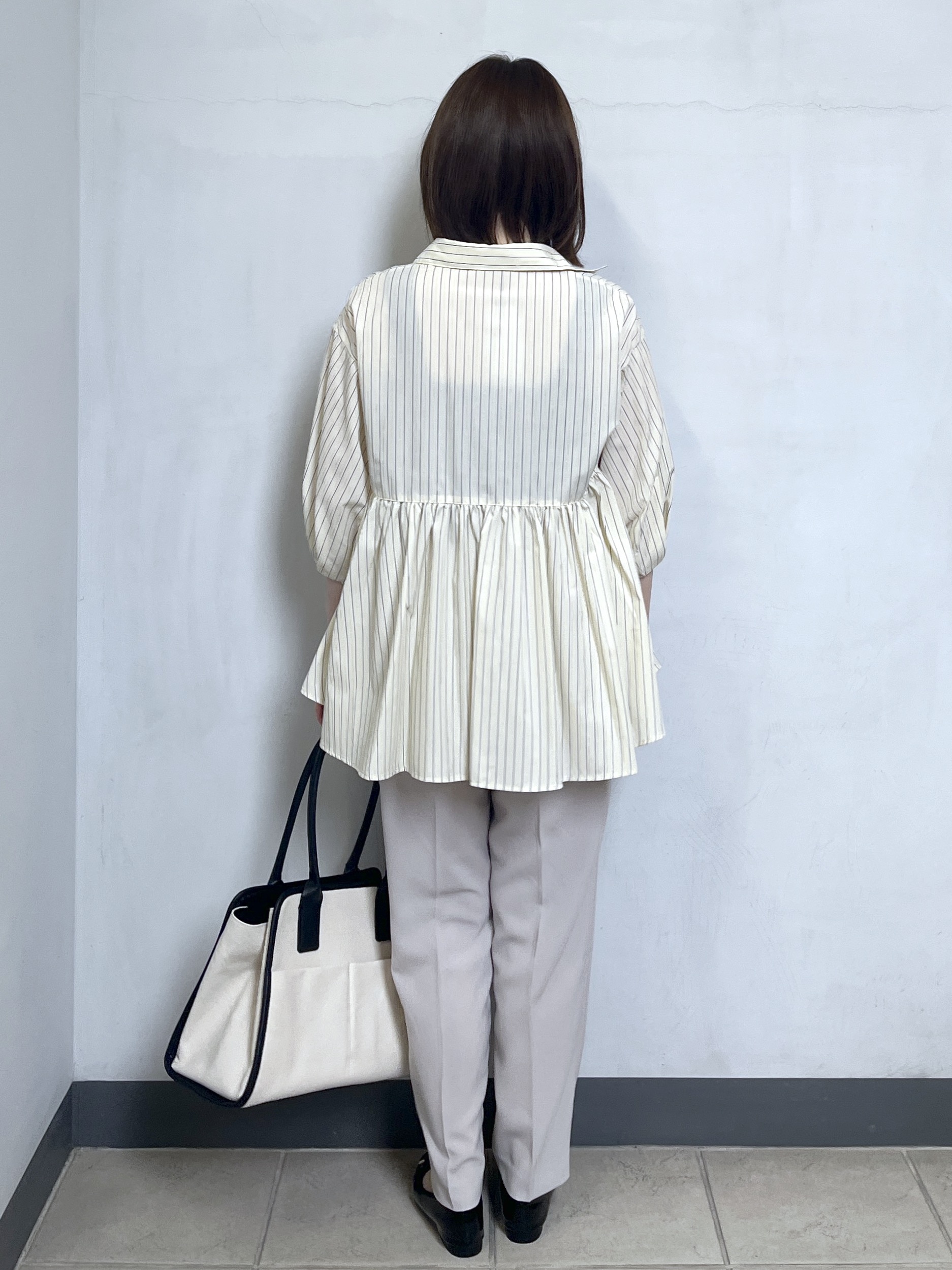 mikiさんの「OPAQUE.CLIP｜スキッパーペプラムブラウス【洗濯機OK】」を使ったコーディネート