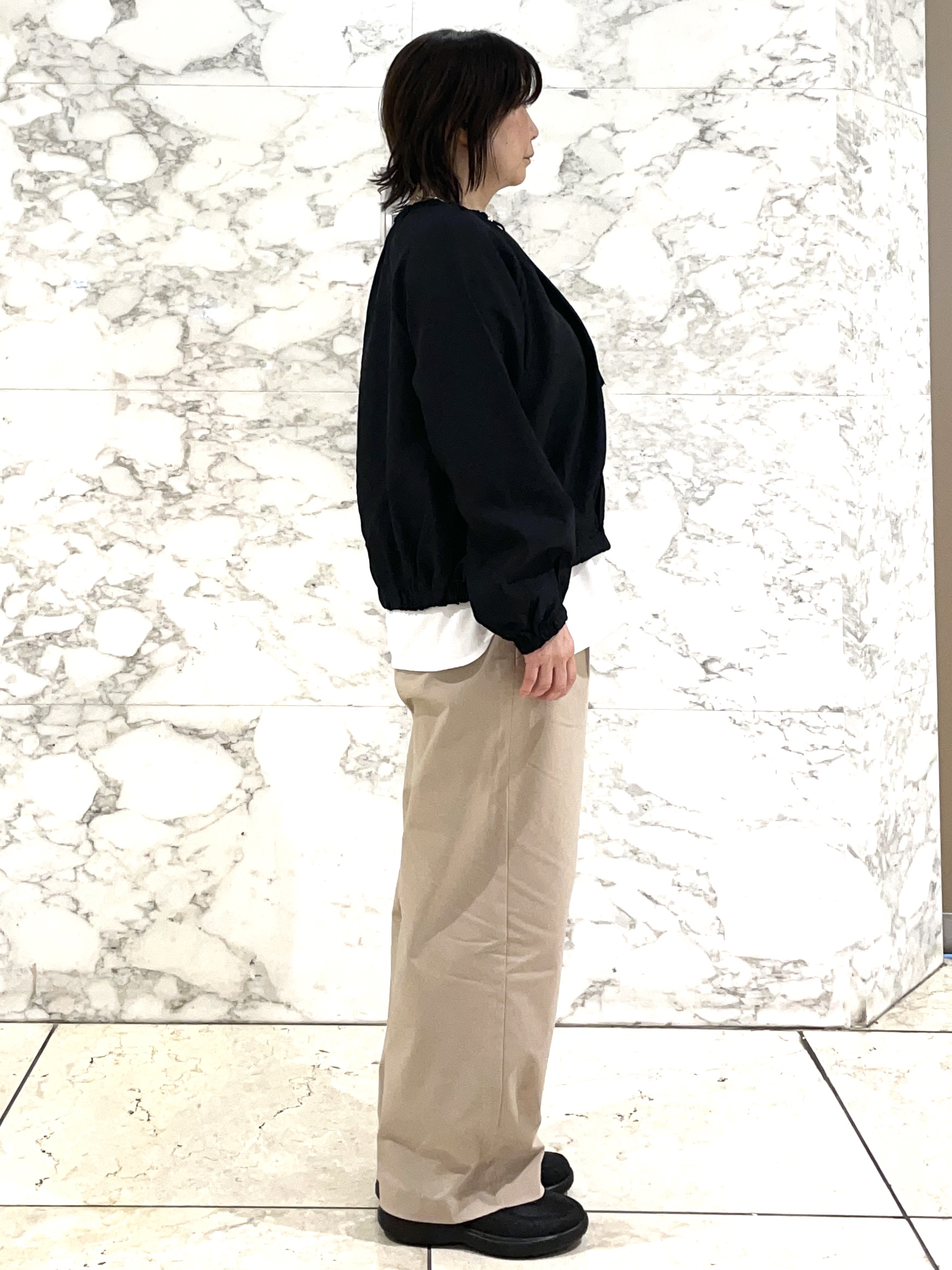Tomoさんの「grove｜気温調整にも◎ブラウス感覚で羽織れるシアーブルゾン」を使ったコーディネート