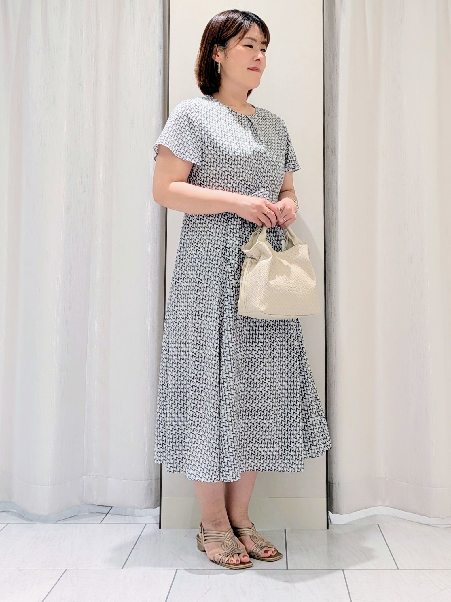 Onumaさんの「UNTITLED｜【美シルエット/洗える】ジオメプリントワンピース」を使ったコーディネート