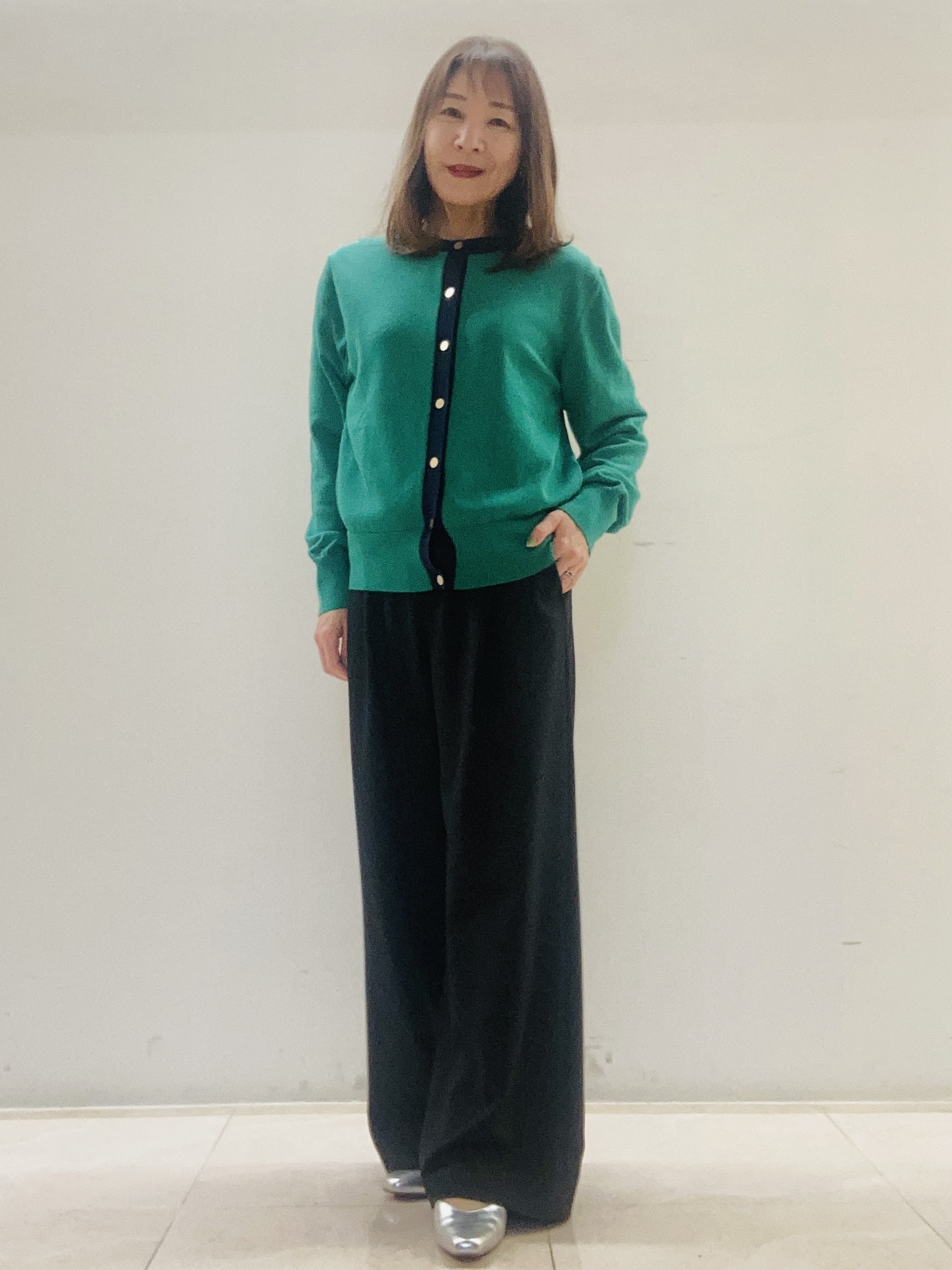 kurodaさんの「Reflect｜【アンサンブル可】バイカラーカーディガン」を使ったコーディネート