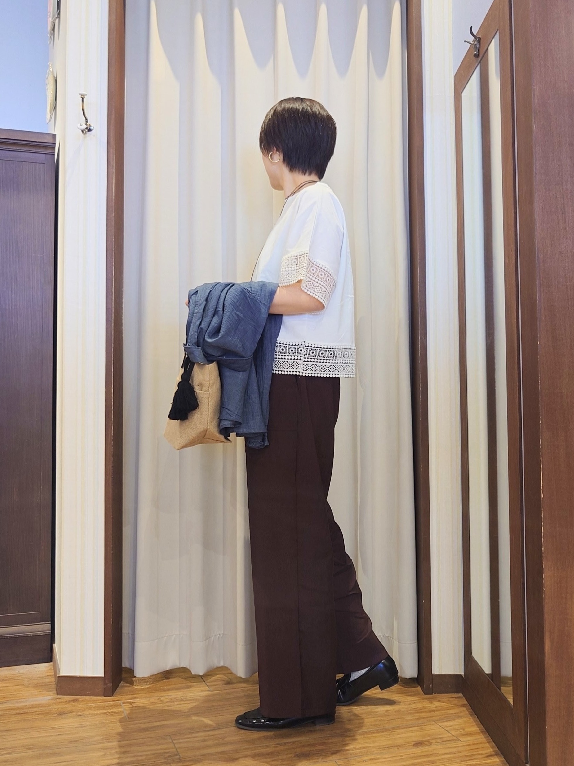 ERIKOさんの「SHOO･LA･RUE｜【洗濯機可/体型カバー/S-LL】レース使いがポイント デザインTシャツ」を使ったコーディネート