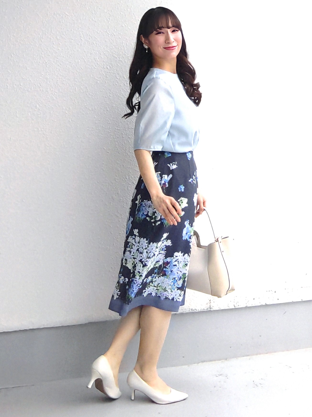 keinaさんの「SunaUna｜多色花柄プリントスカート」を使ったコーディネート