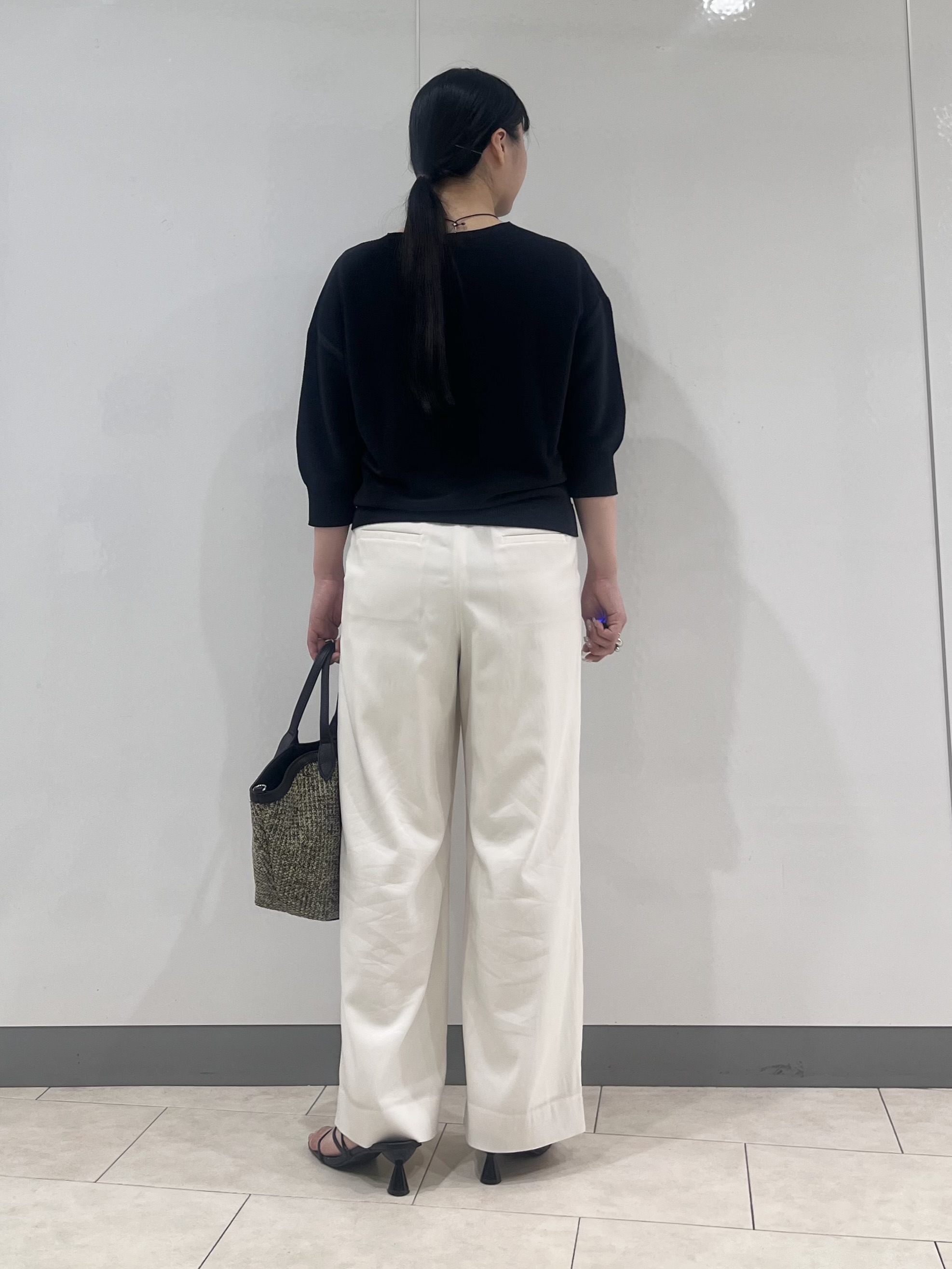 hasuさんの「INDIVI｜【洗える／大人シアー】エアリー バルーンブルゾン」を使ったコーディネート