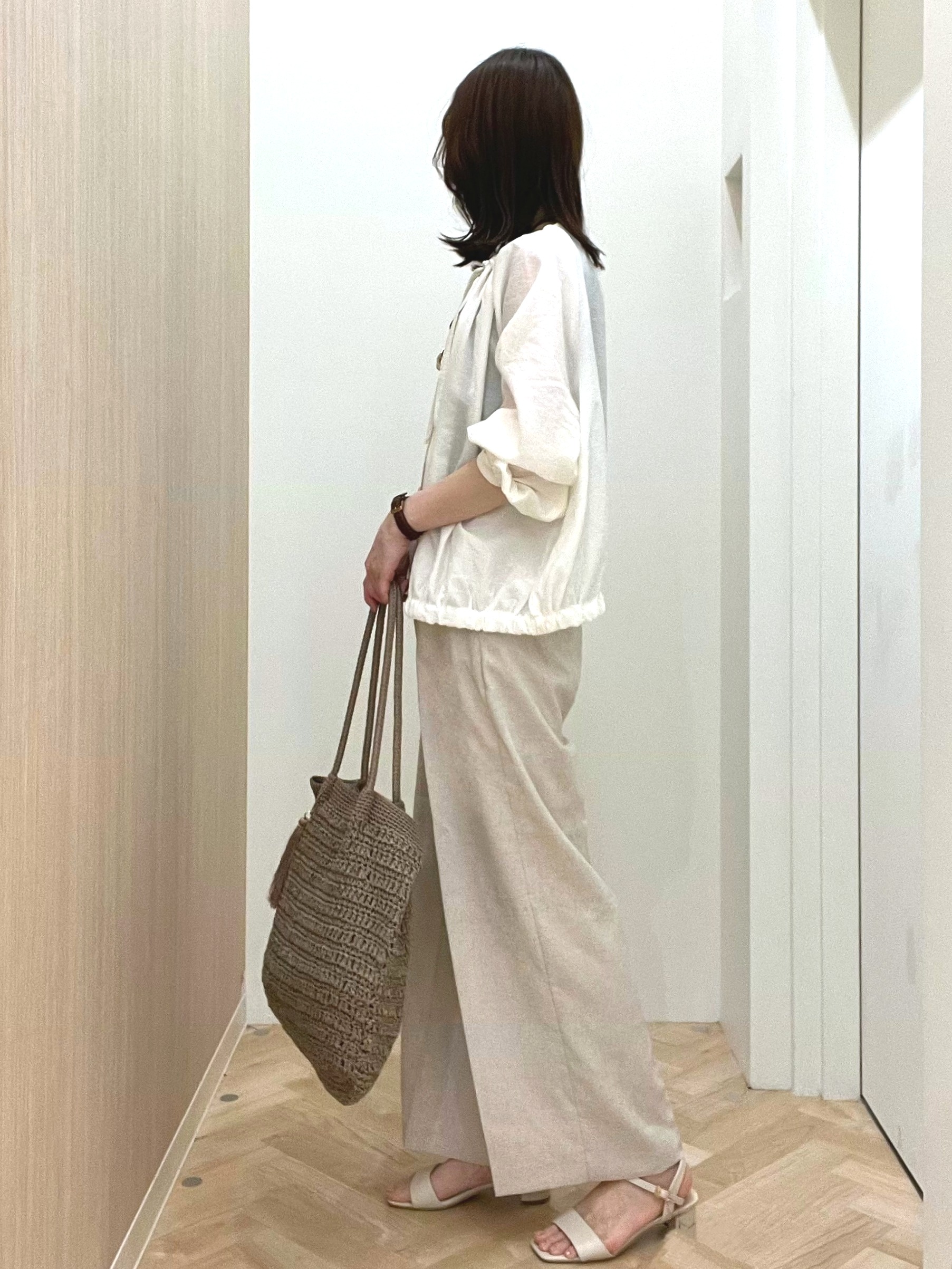  おまつさんの「grove｜気温調整にも◎ブラウス感覚で羽織れるシアーブルゾン」を使ったコーディネート