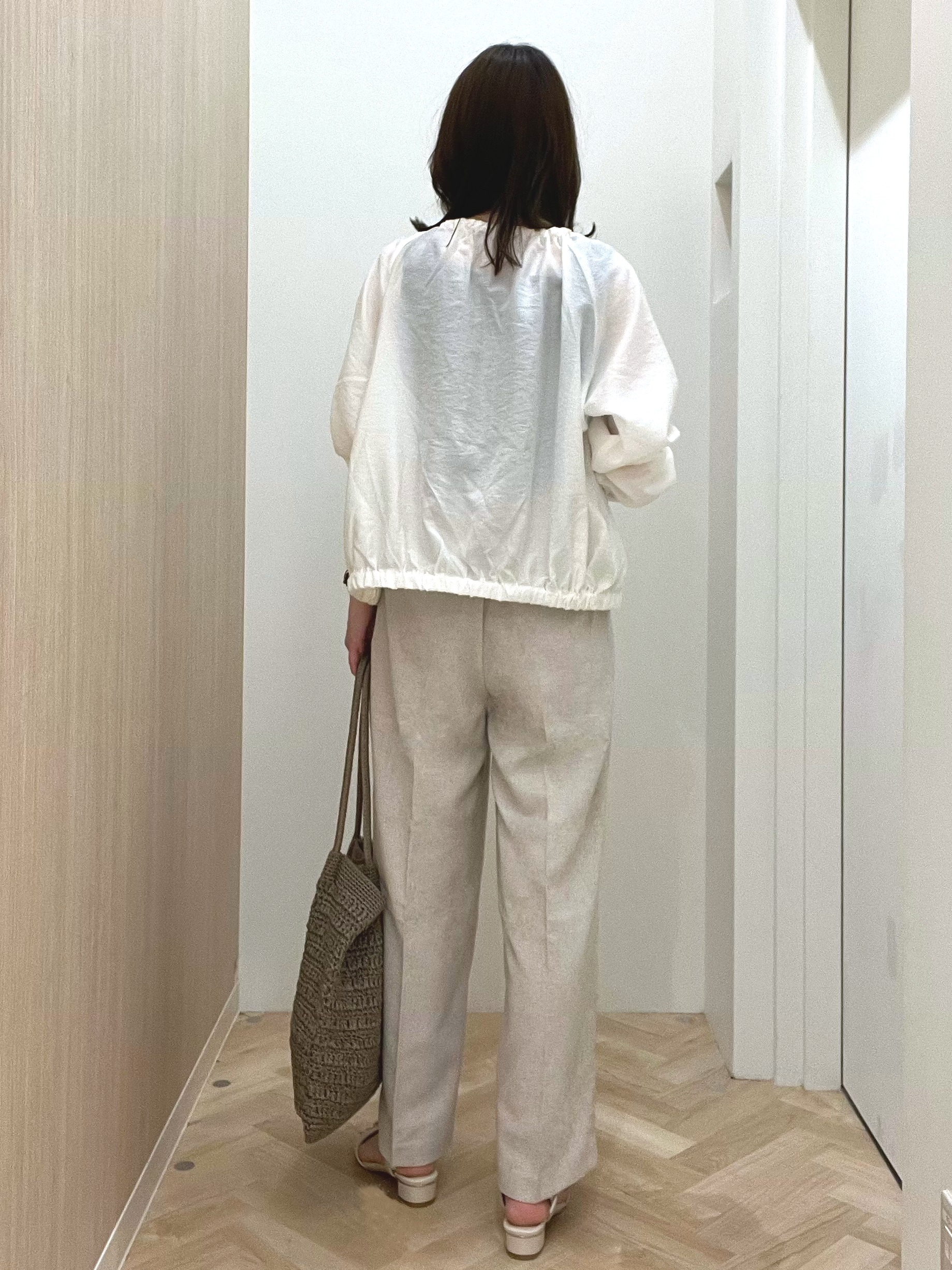  おまつさんの「grove｜気温調整にも◎ブラウス感覚で羽織れるシアーブルゾン」を使ったコーディネート