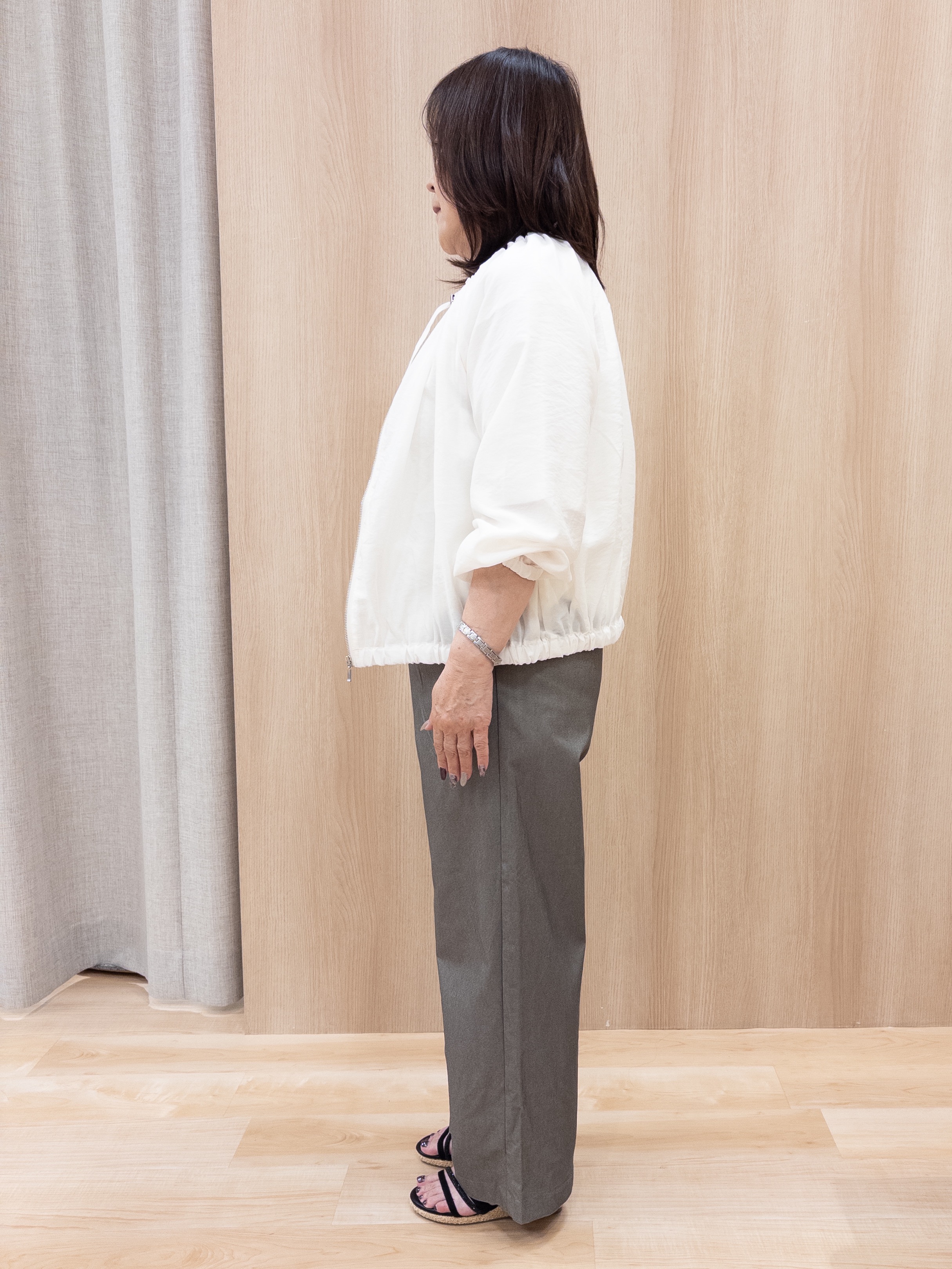 ゆみさんの「grove｜気温調整にも◎ブラウス感覚で羽織れるシアーブルゾン」を使ったコーディネート