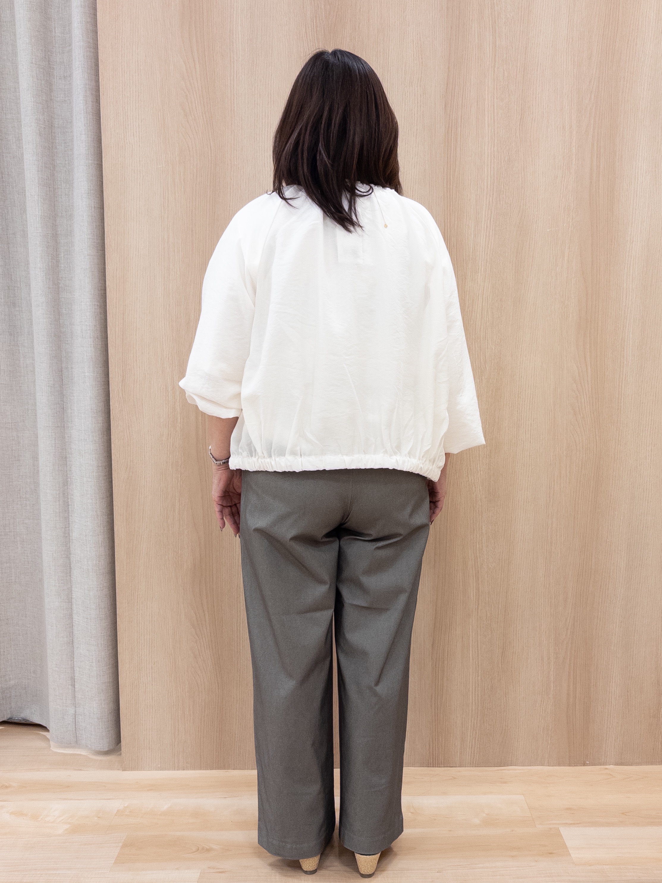 ゆみさんの「grove｜気温調整にも◎ブラウス感覚で羽織れるシアーブルゾン」を使ったコーディネート