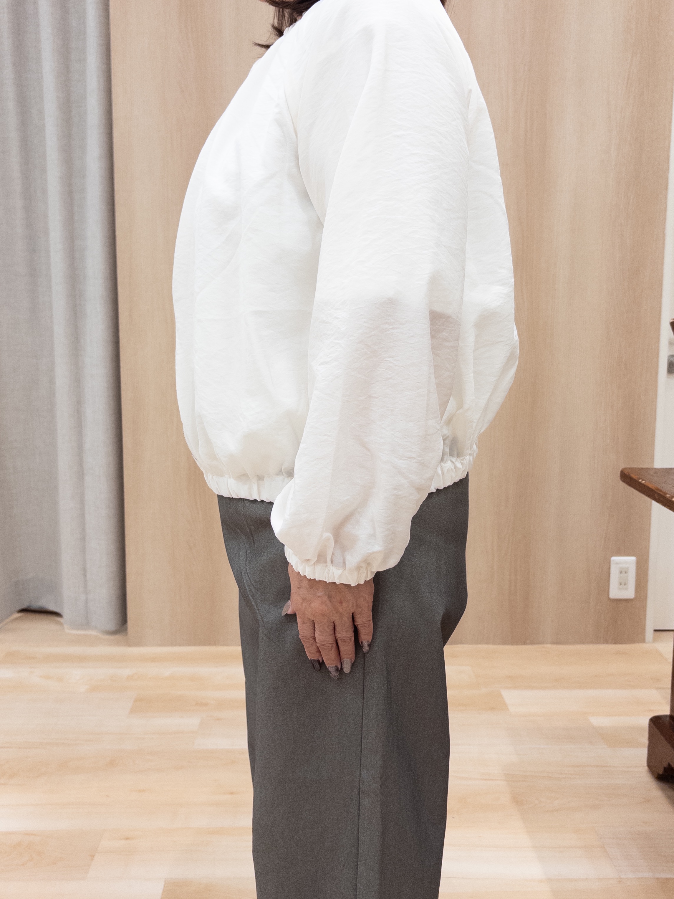 ゆみさんの「grove｜気温調整にも◎ブラウス感覚で羽織れるシアーブルゾン」を使ったコーディネート