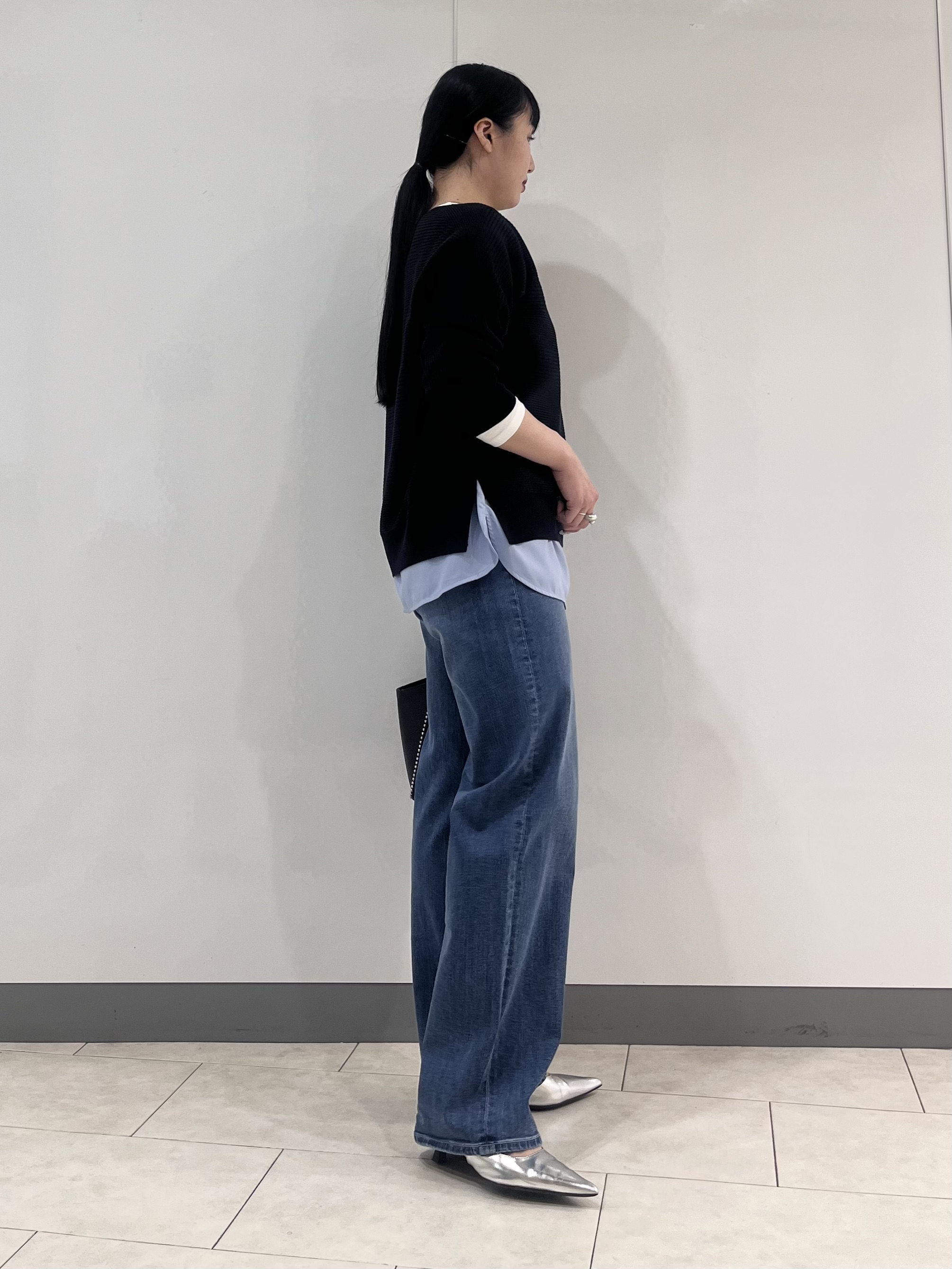 hasuさんの「INDIVI｜【洗える／キレイ色】体型カバー無縫製ニット」を使ったコーディネート