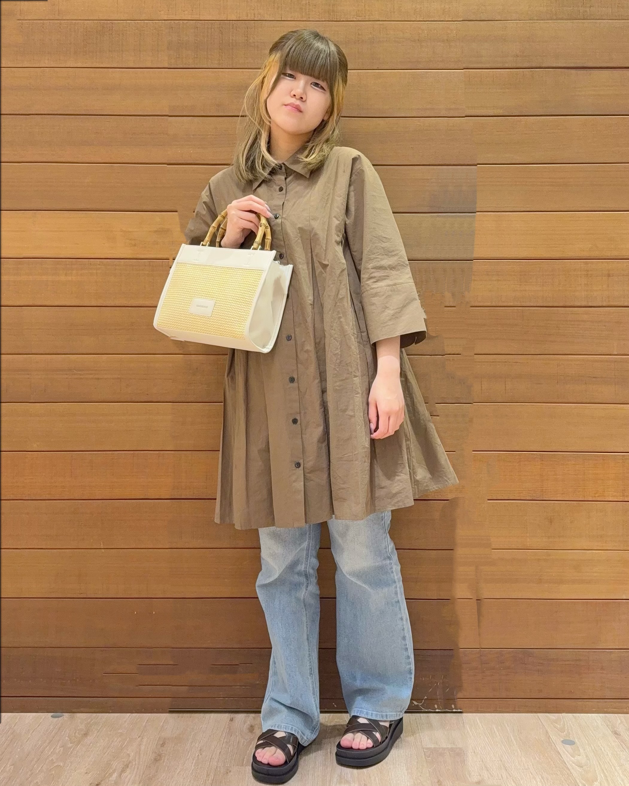 ぴのさんの「OPAQUE.CLIP｜プリーツミニシャツワンピース【洗濯機OK】」を使ったコーディネート