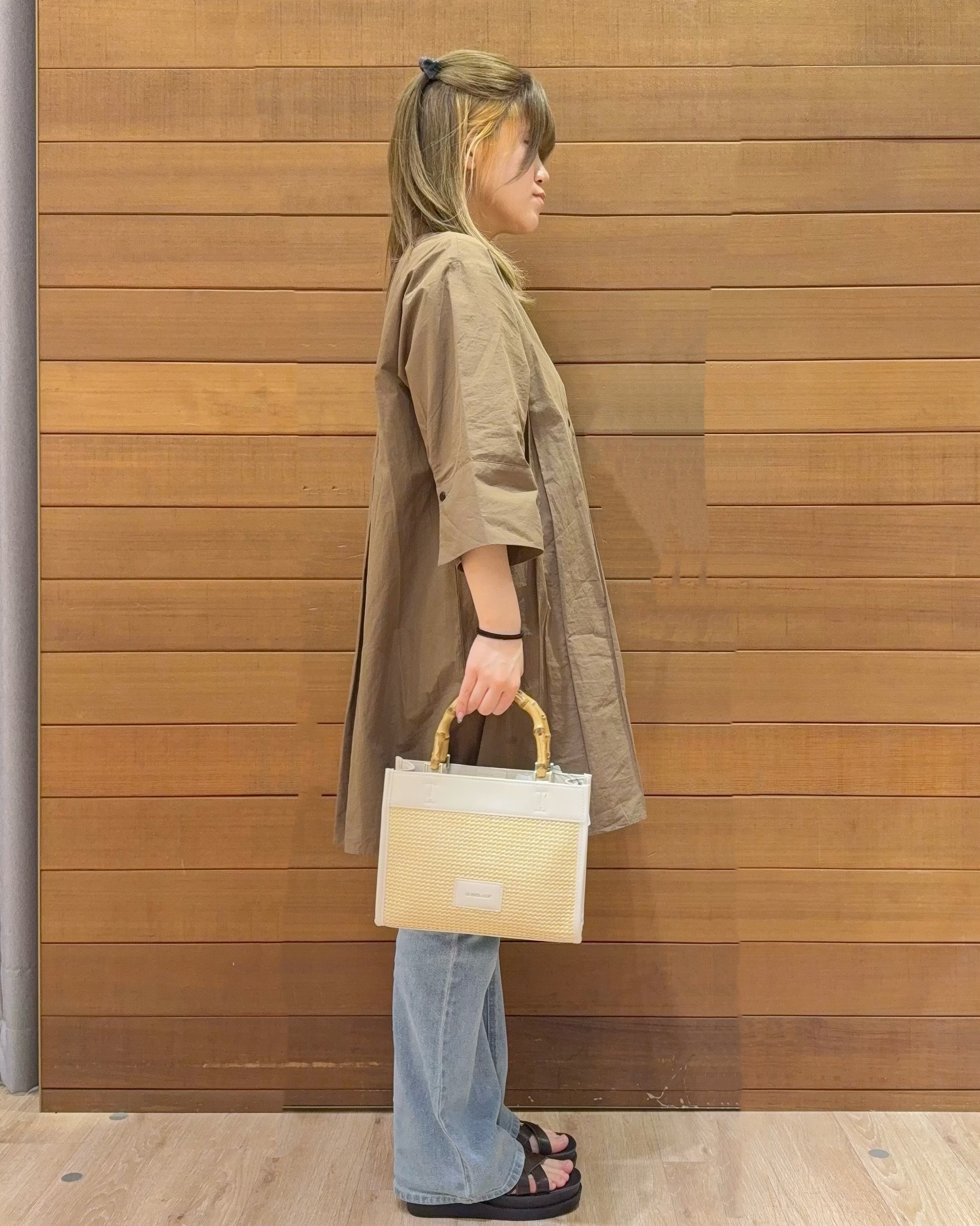 ぴのさんの「OPAQUE.CLIP｜プリーツミニシャツワンピース【洗濯機OK】」を使ったコーディネート