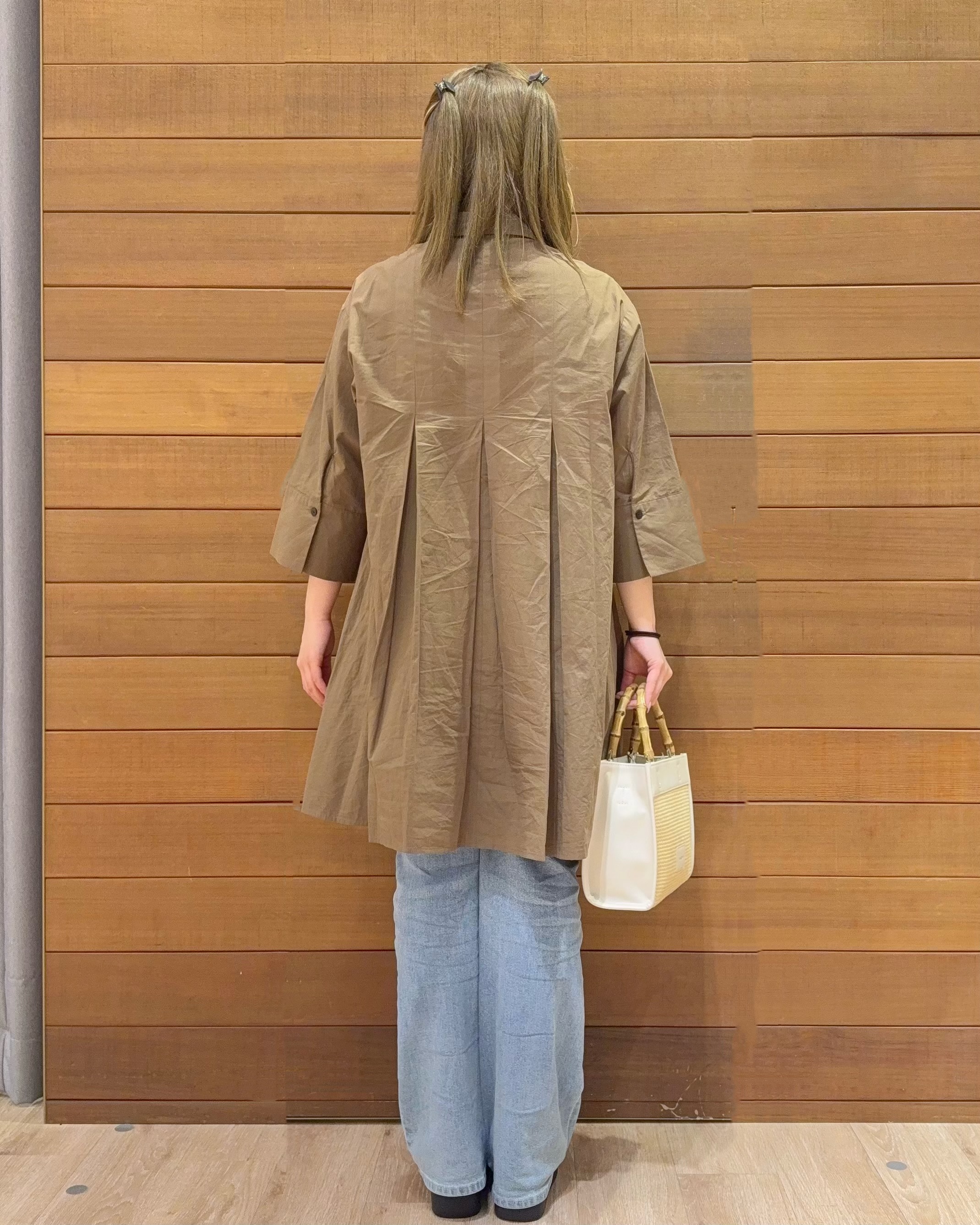 ぴのさんの「OPAQUE.CLIP｜プリーツミニシャツワンピース【洗濯機OK】」を使ったコーディネート