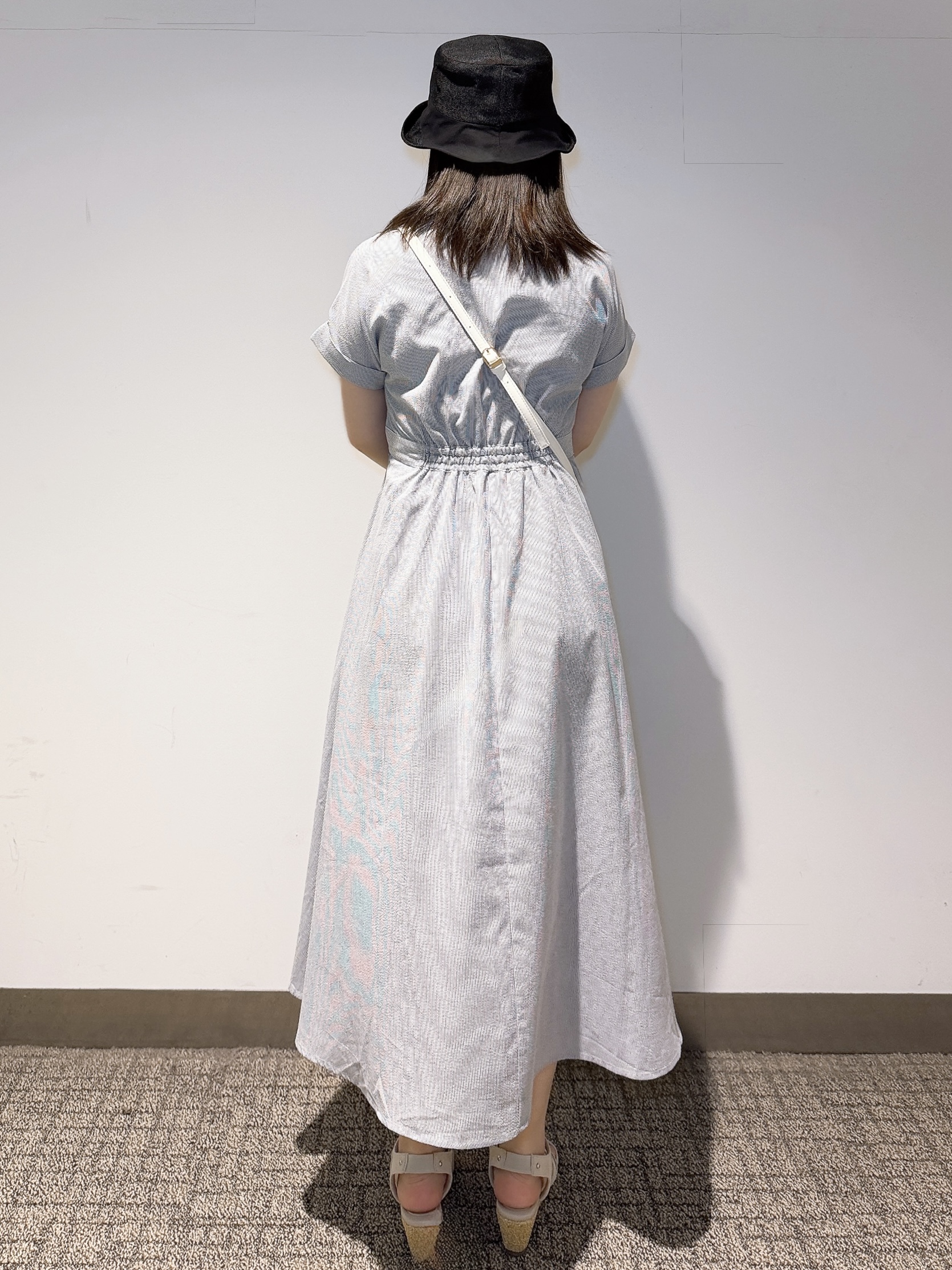 みーさんの「grove｜【洗える】さらっと軽やか、カシュクール風サッカーワンピース」を使ったコーディネート