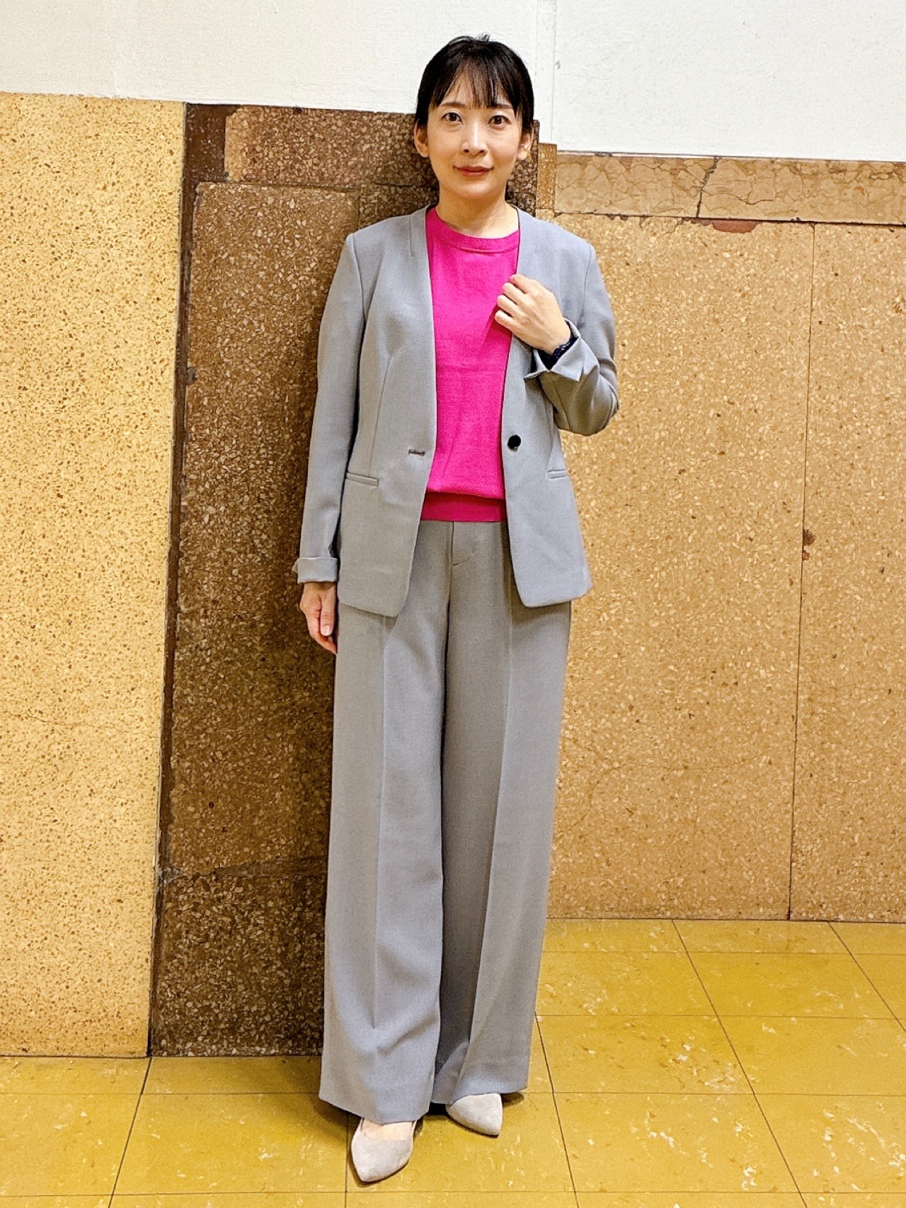 hattoriさんの「INDIVI｜【定番スーツ／UVケア／洗える】ウール調ノーカラージャケット」を使ったコーディネート