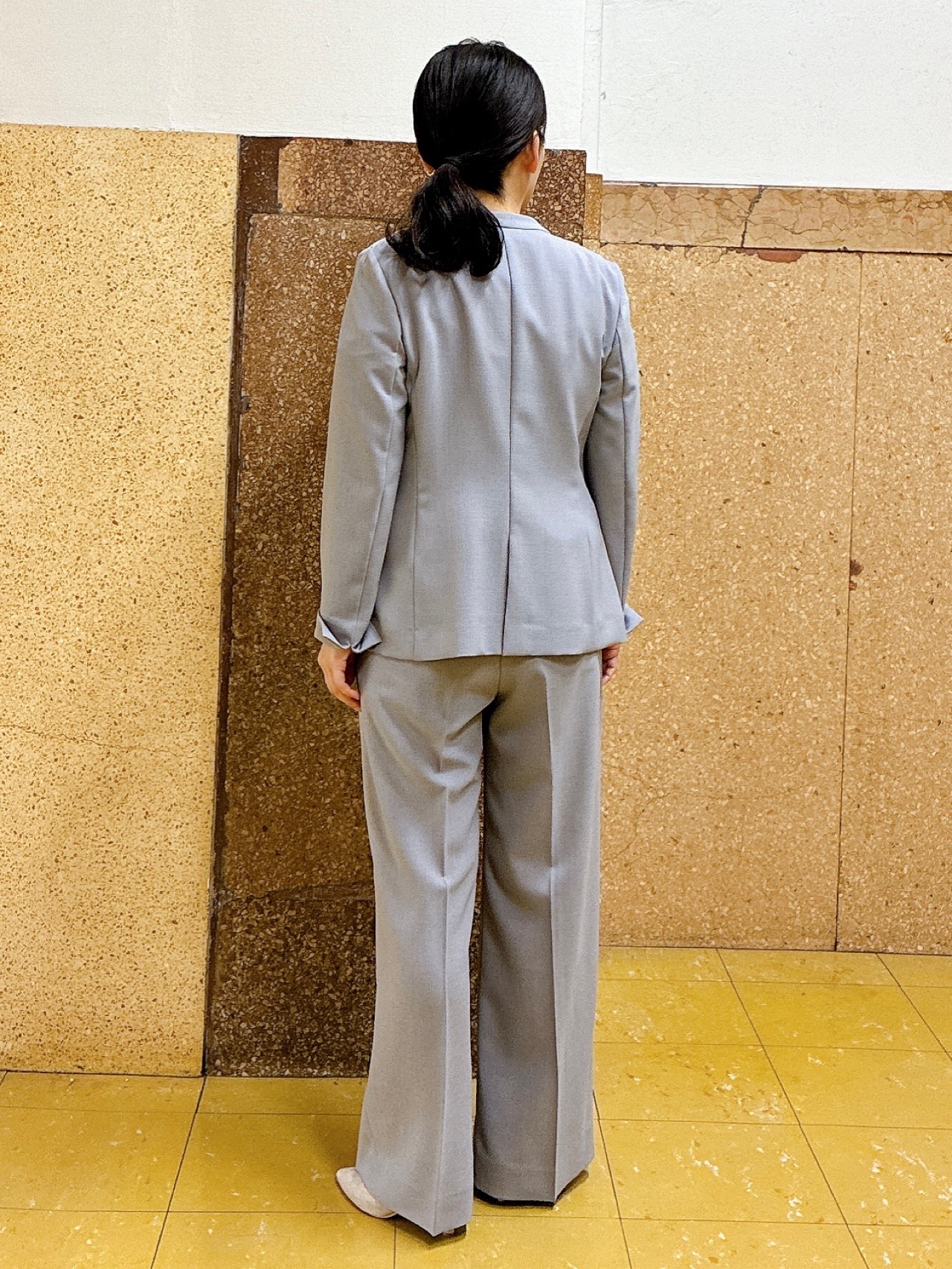 hattoriさんの「INDIVI｜【定番スーツ／UVケア／洗える】ウール調ノーカラージャケット」を使ったコーディネート