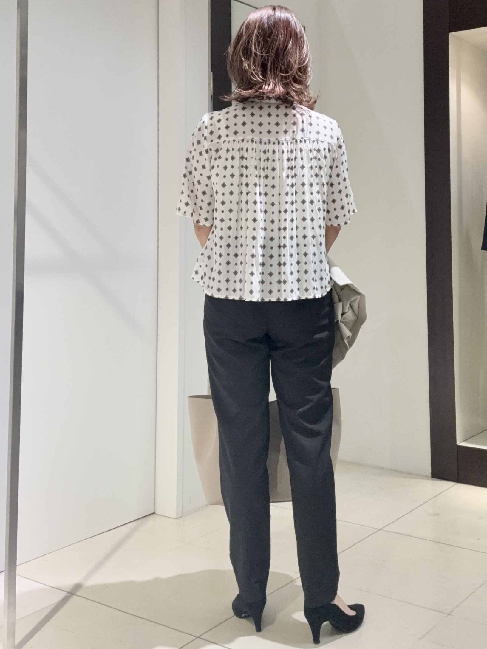 tomoさんの「UNTITLED｜◆【さらりと快適/セットアップ可/UV/接触冷感】スラブカラーレスジャケット」を使ったコーディネート