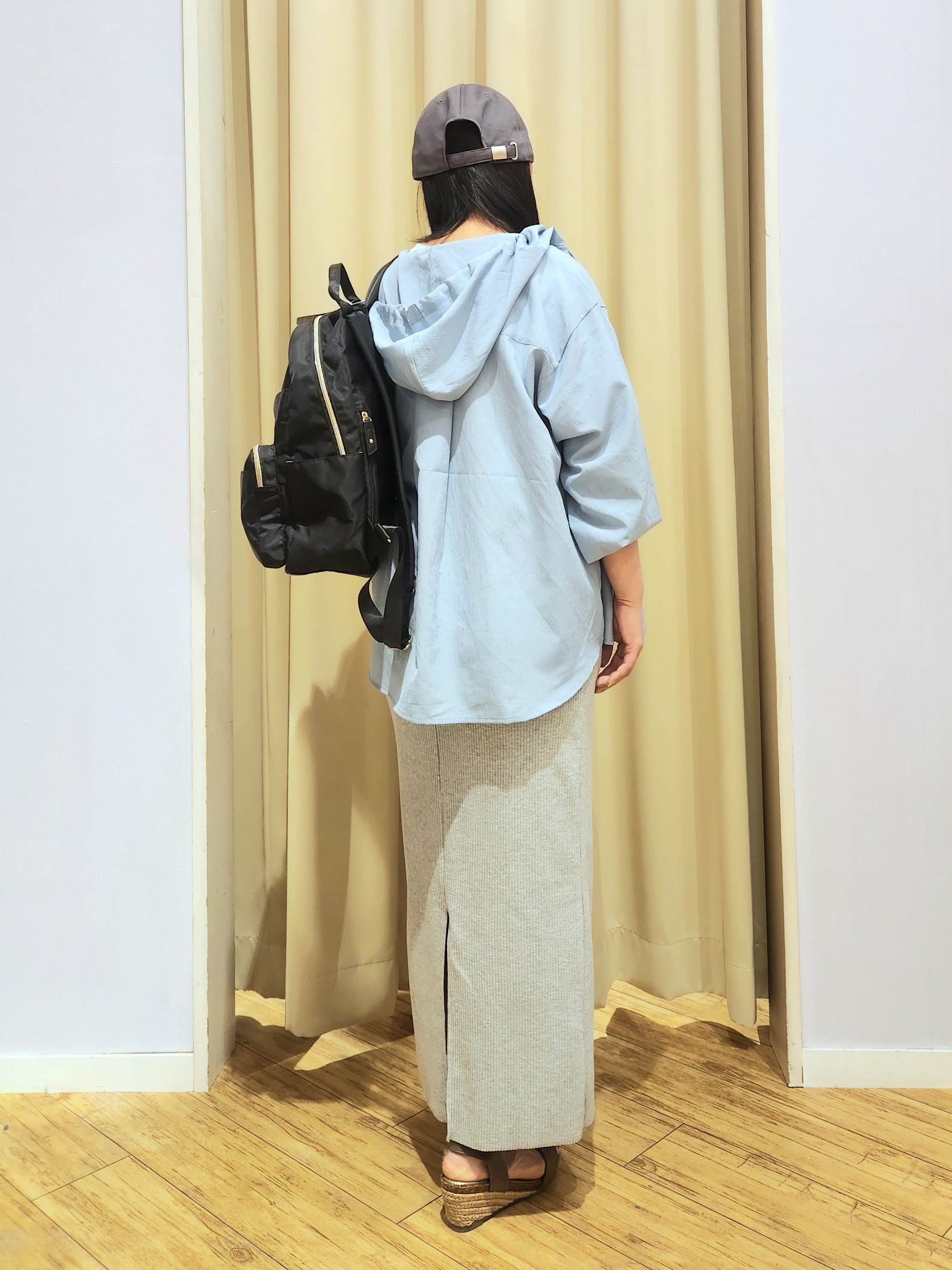 くまさんの「SHOO･LA･RUE｜【通気性〇/洗濯機可/S-LL】UVカット機能付き ライトな着心地シャツパーカ」を使ったコーディネート