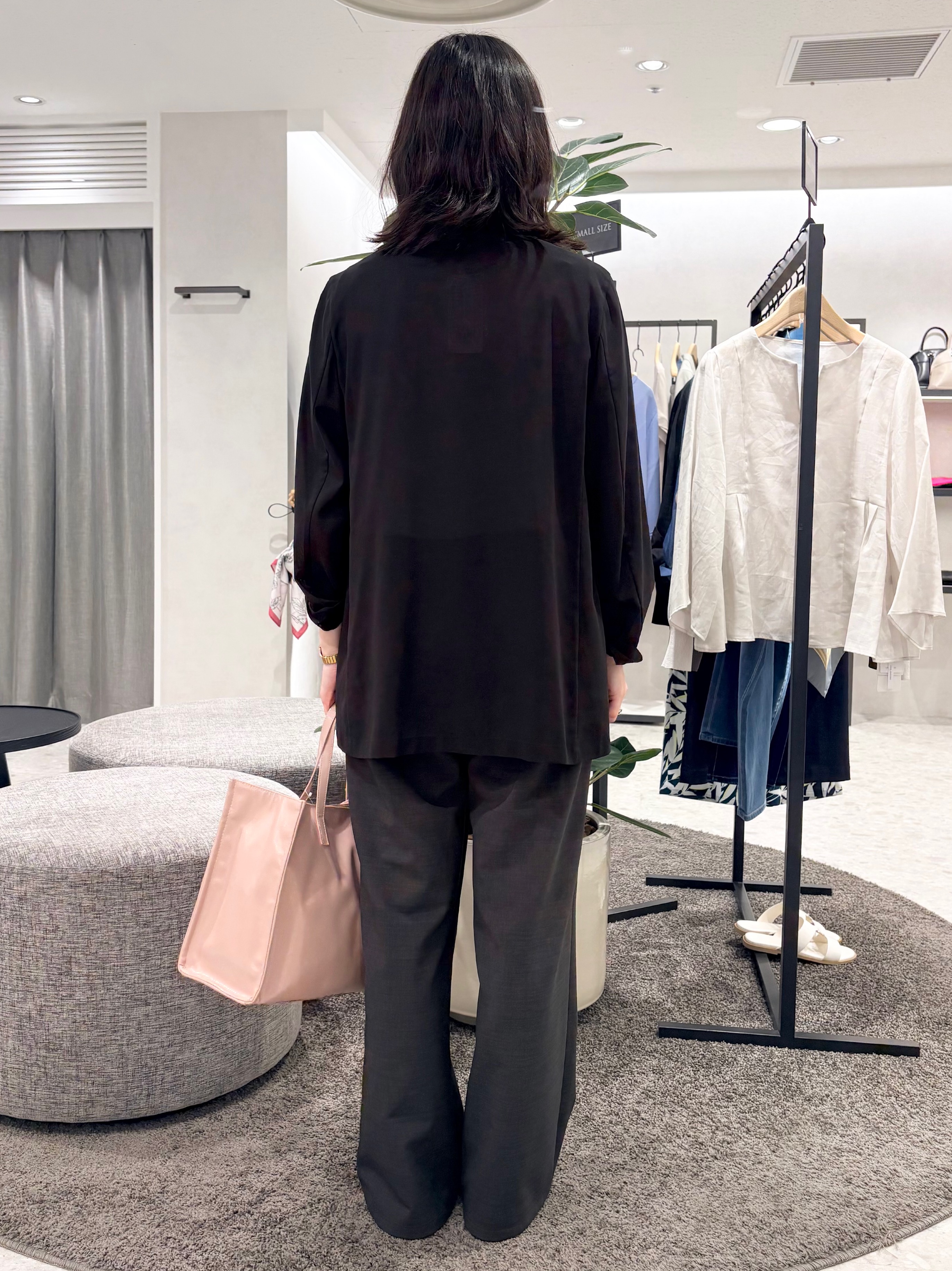 サオリさんの「UNTITLED｜◆【セットアップ可/接触冷感/通気性】ドライシアーダブルジャケット」を使ったコーディネート