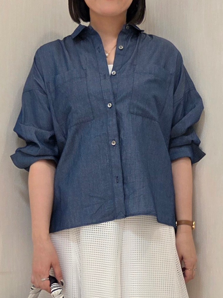 naokoさんの「UNTITLED｜◆【コットン100%/洗える】エアリーデニムシャツ」を使ったコーディネート