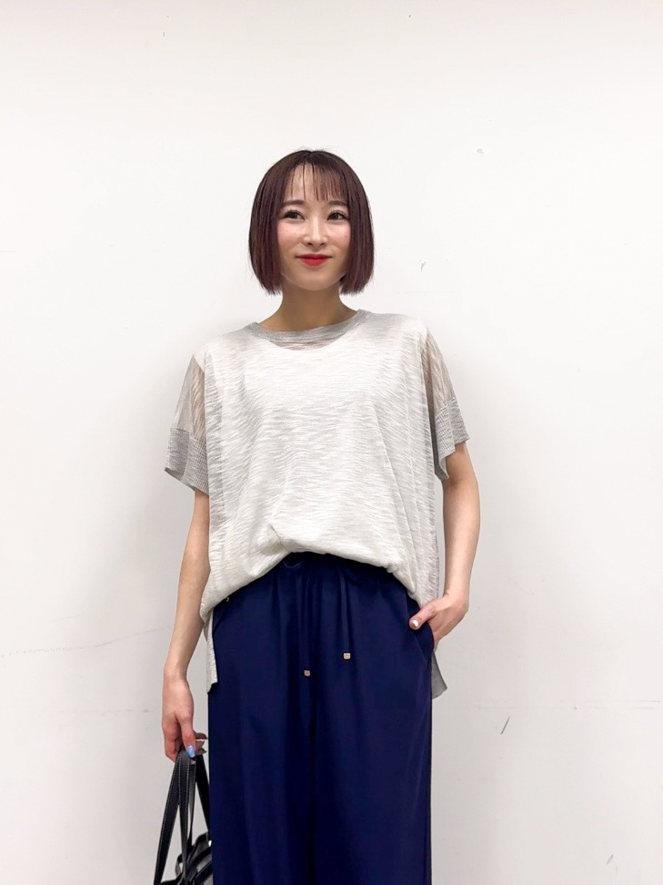 𝐜𝐡𝐢𝐤𝐚さんの「SHOO･LA･RUE｜【2点セット/S-LL/体型カバー】さらりと涼し気 シアーニット+タンクトップ」を使ったコーディネート