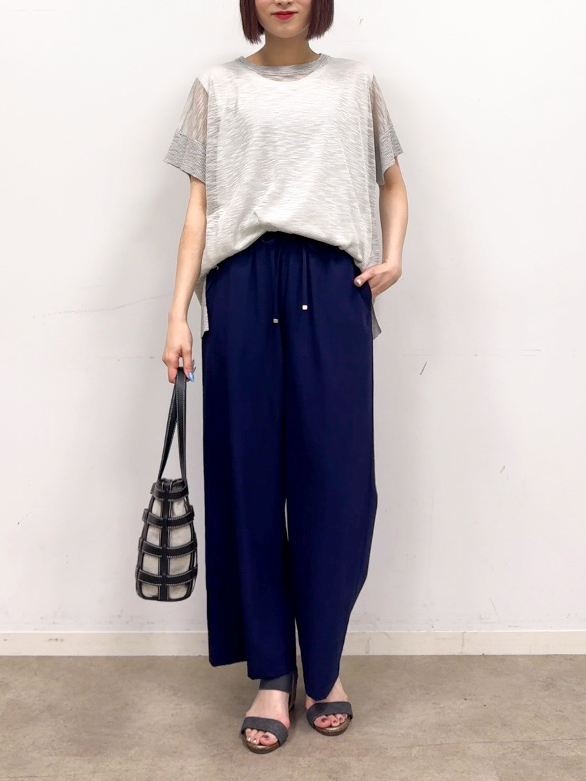 𝐜𝐡𝐢𝐤𝐚さんの「SHOO･LA･RUE｜【2点セット/S-LL/体型カバー】さらりと涼し気 シアーニット+タンクトップ」を使ったコーディネート
