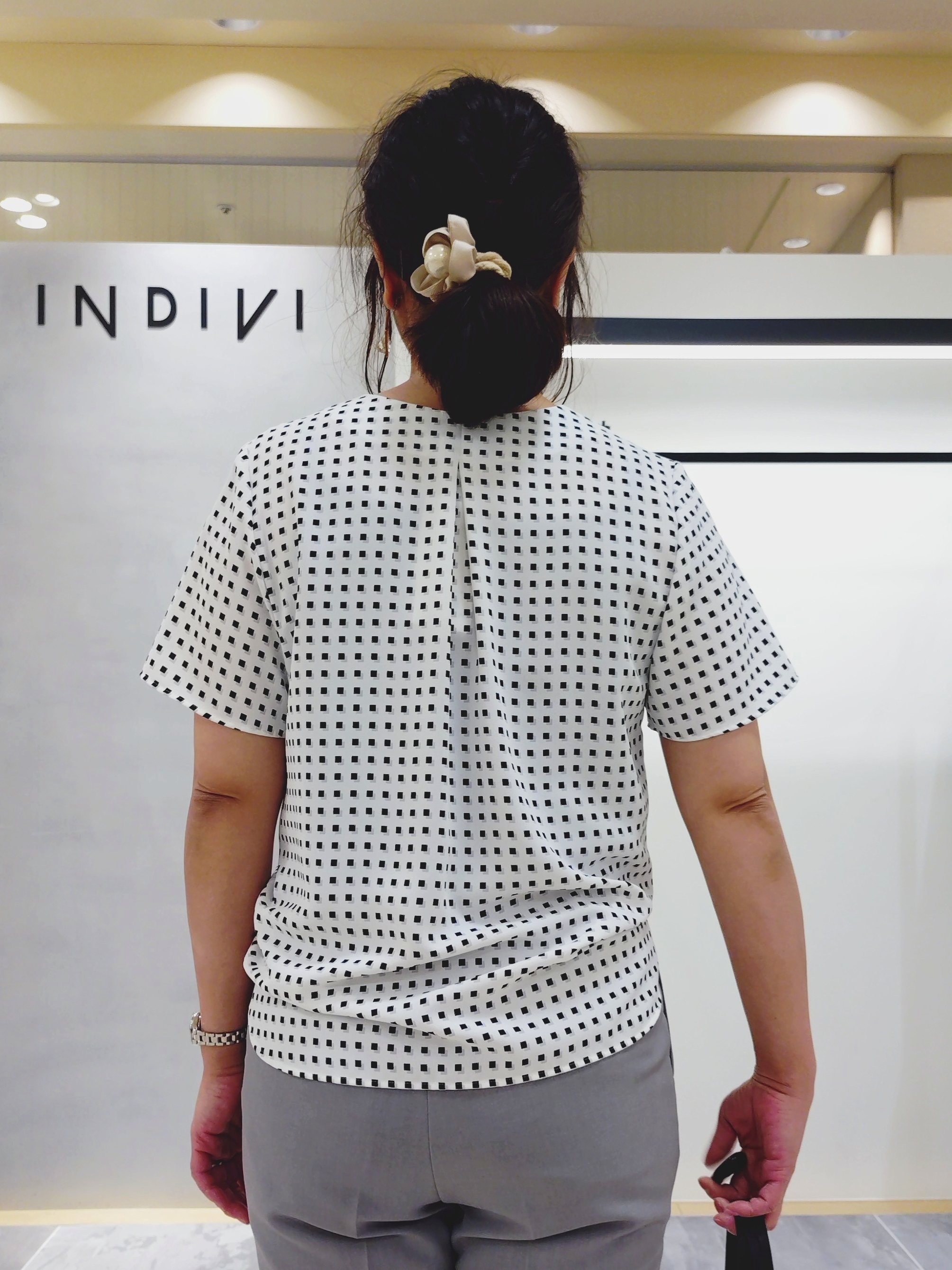 TOMOMIさんの「INDIVI｜【A4収納可能／合皮】キャリアタックバッグ」を使ったコーディネート