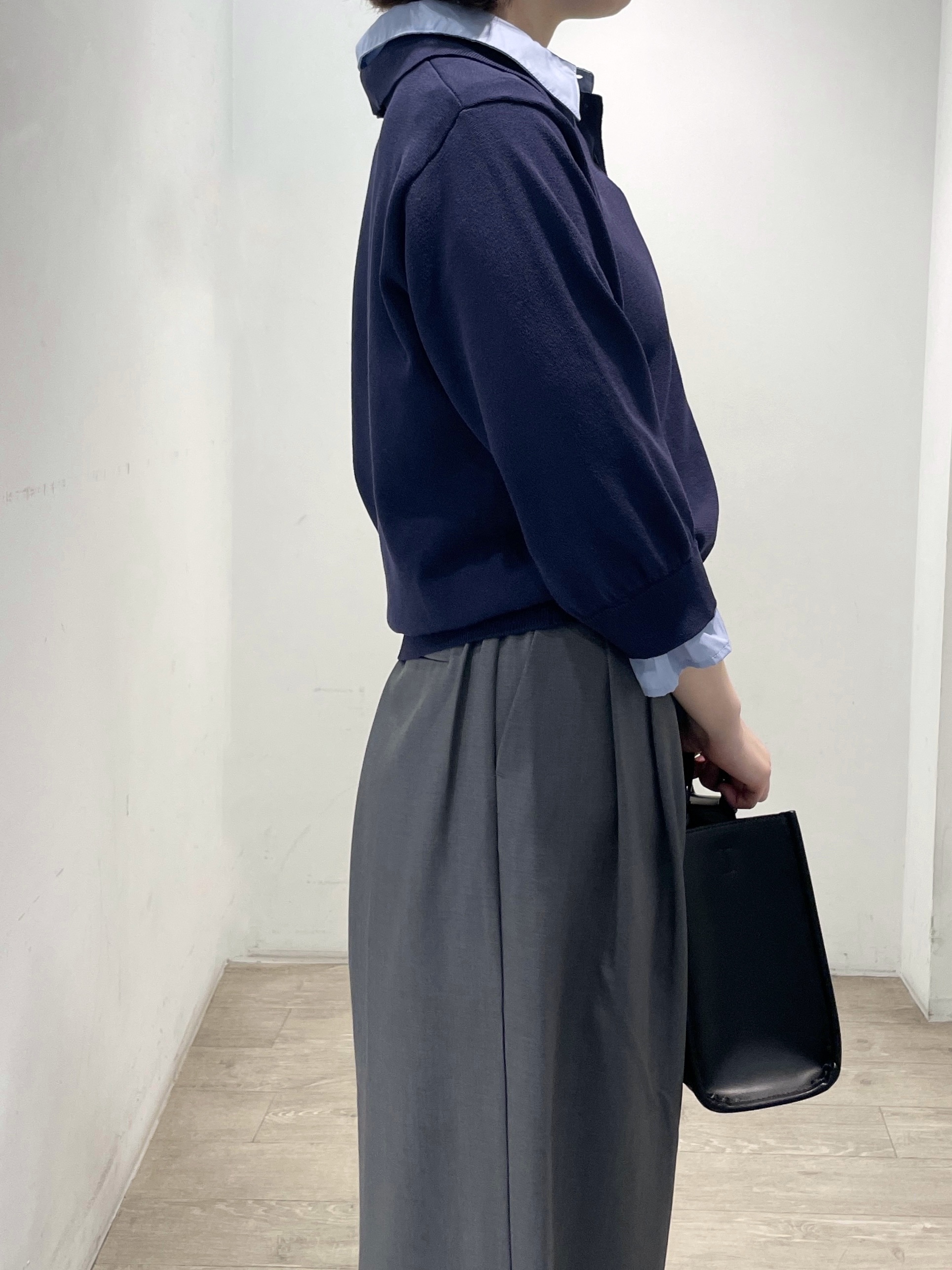 tomokoさんの「OPAQUE.CLIP｜シャツレイヤード風ポロニット【洗濯機OK】」を使ったコーディネート