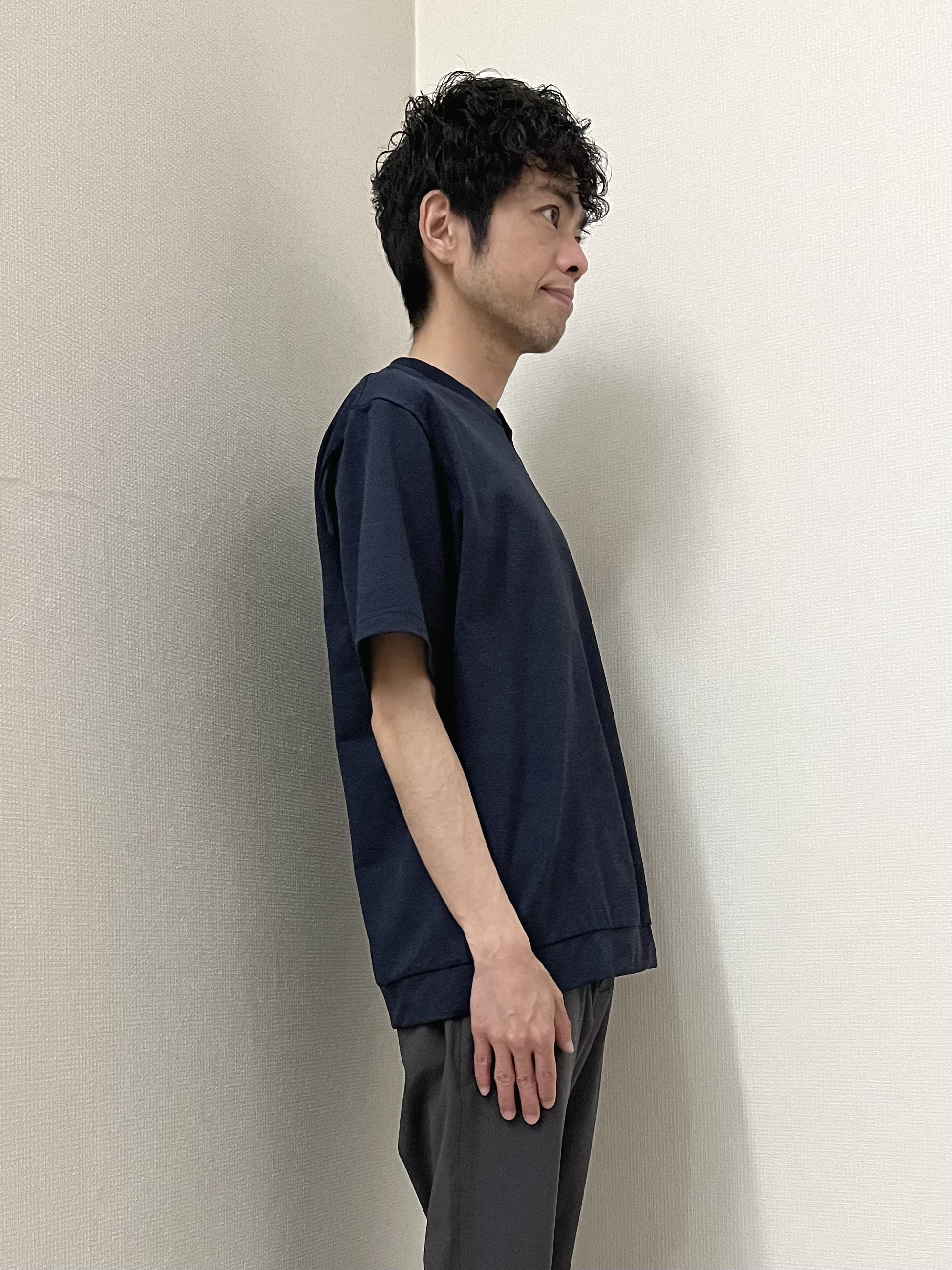 URAさんの「TAKEO KIKUCHI｜【通気性】トリコットサッカー 7分袖シャツ」を使ったコーディネート