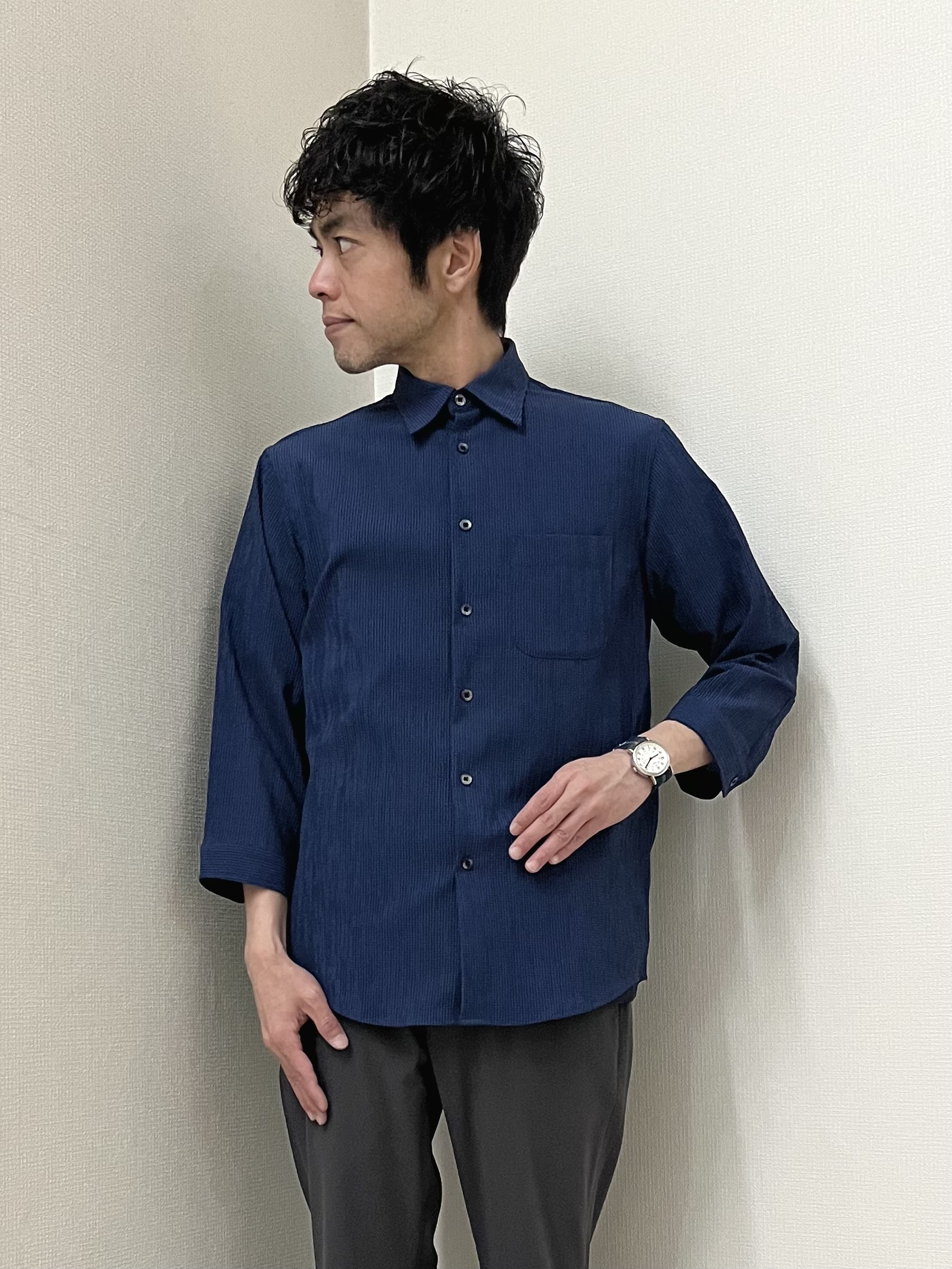 URAさんの「TAKEO KIKUCHI｜【通気性】トリコットサッカー 7分袖シャツ」を使ったコーディネート